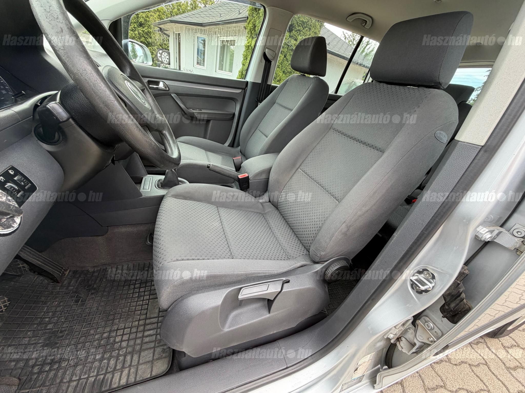 VOLKSWAGEN TOURAN 1.6 Conceptline