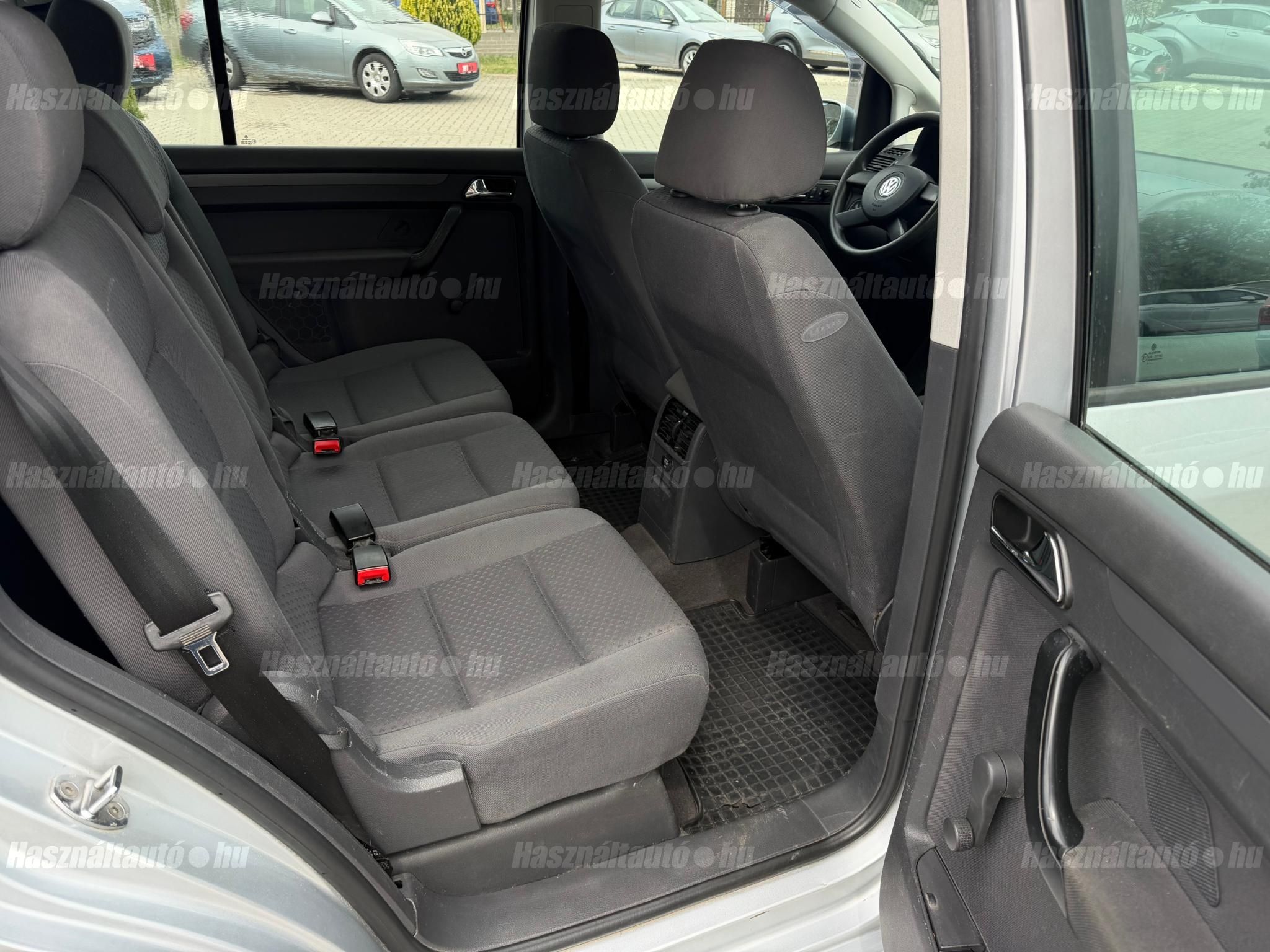 VOLKSWAGEN TOURAN 1.6 Conceptline