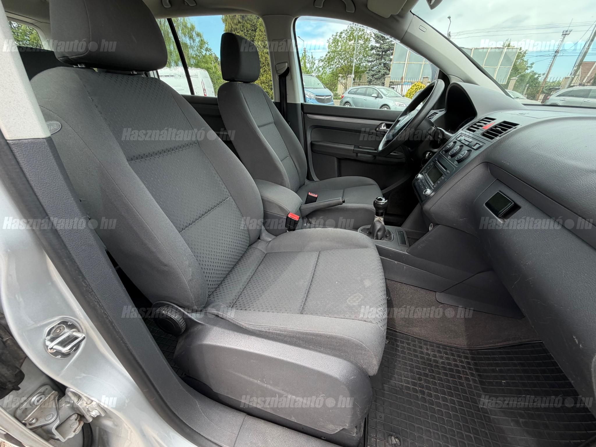 VOLKSWAGEN TOURAN 1.6 Conceptline