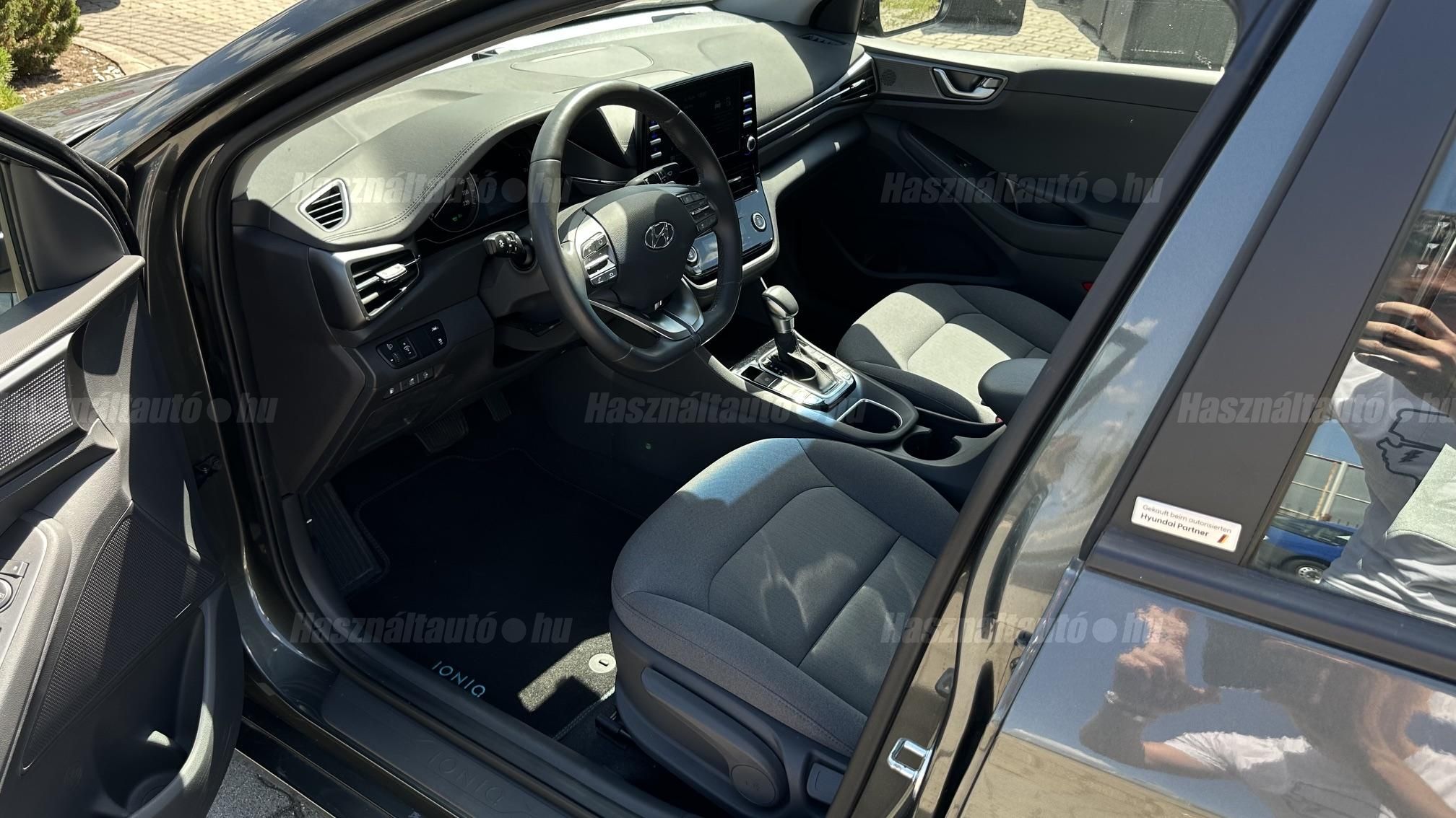 HYUNDAI IONIQ plug-in 1.6 GDi Premium DCT 1.év.Ajéndék.Garancia/Garantált.13.e.Km.
