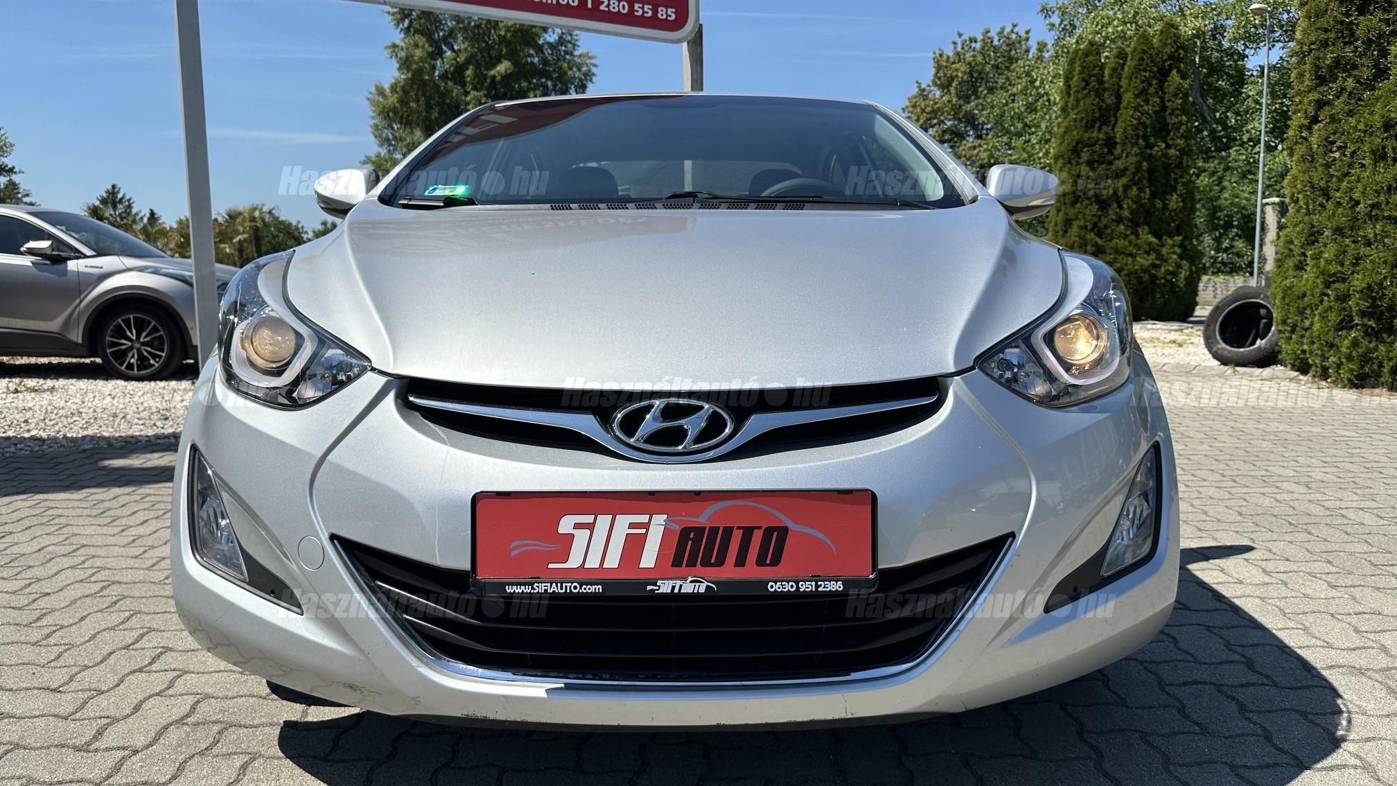 HYUNDAI ELANTRA 1.6 MPi Executive (Automata)