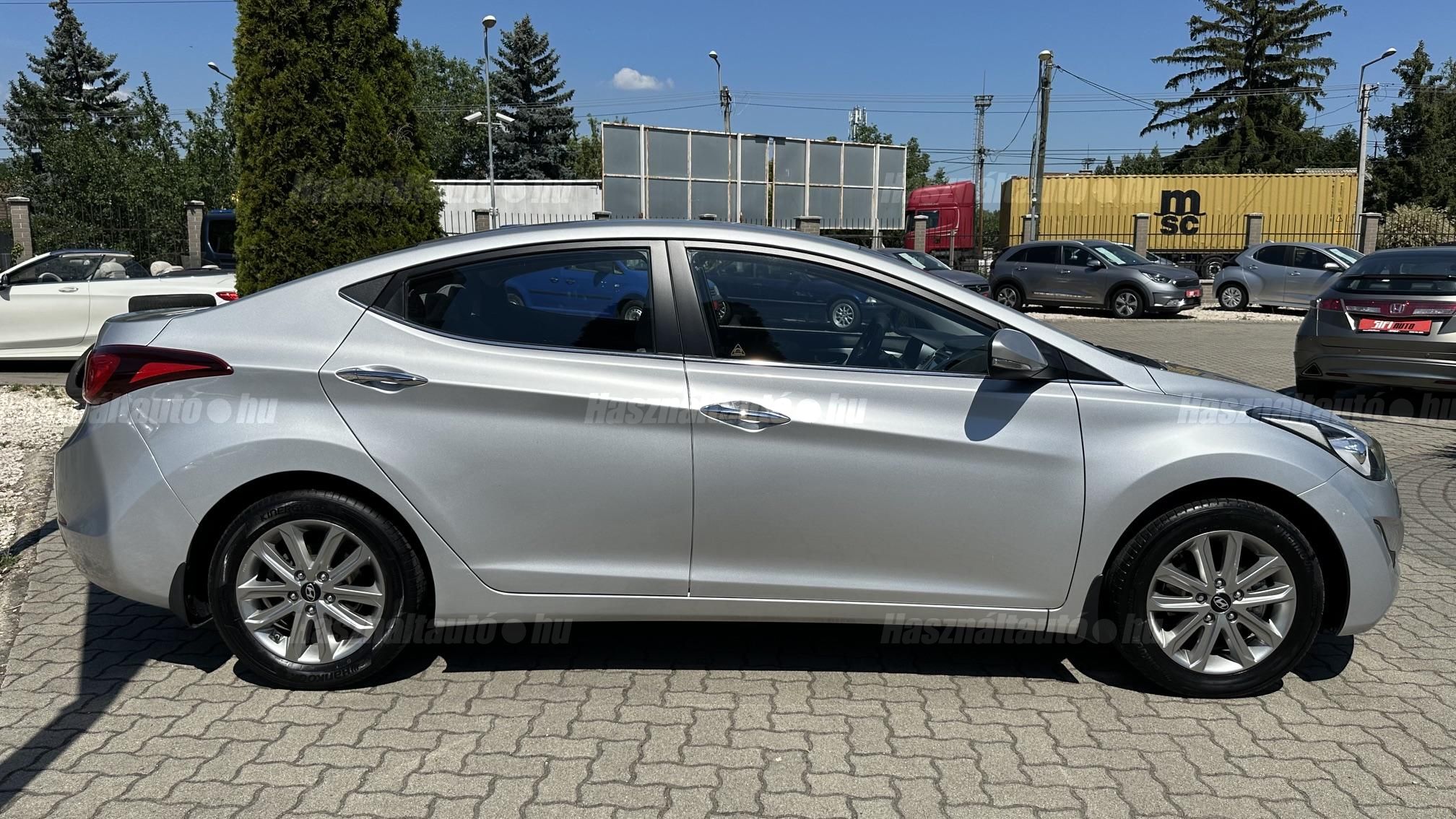 HYUNDAI ELANTRA 1.6 MPi Executive (Automata)