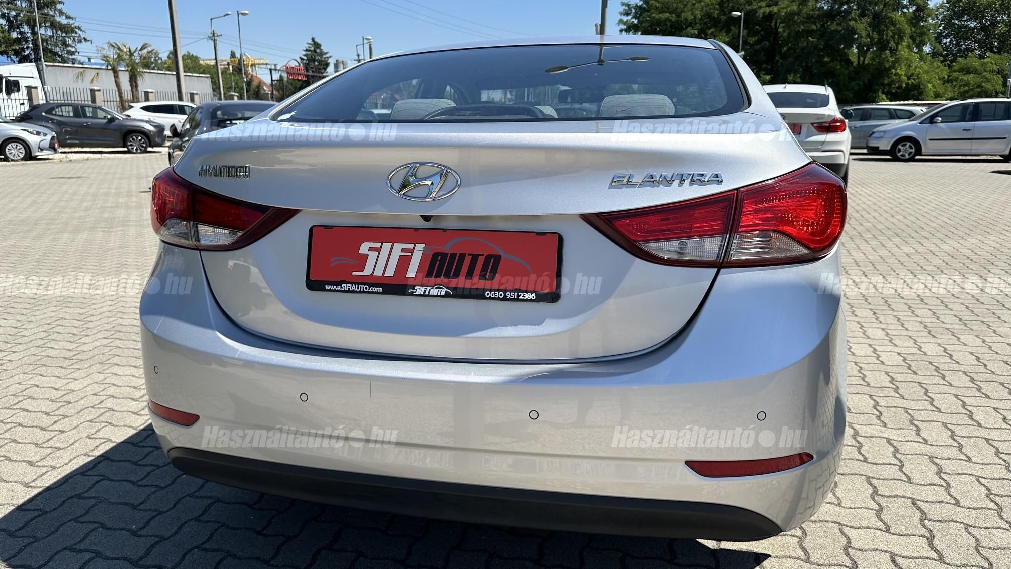 HYUNDAI ELANTRA 1.6 MPi Executive (Automata)