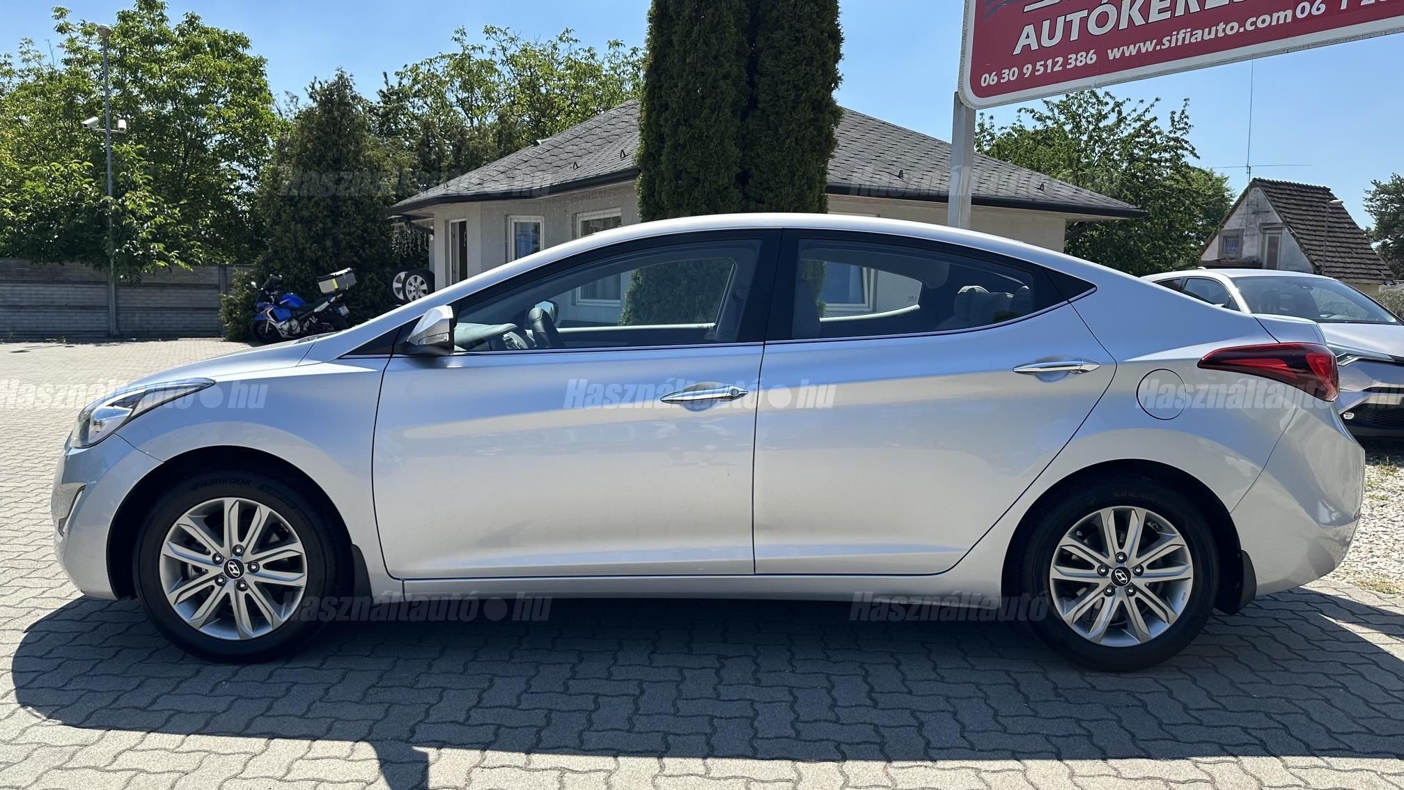 HYUNDAI ELANTRA 1.6 MPi Executive (Automata)