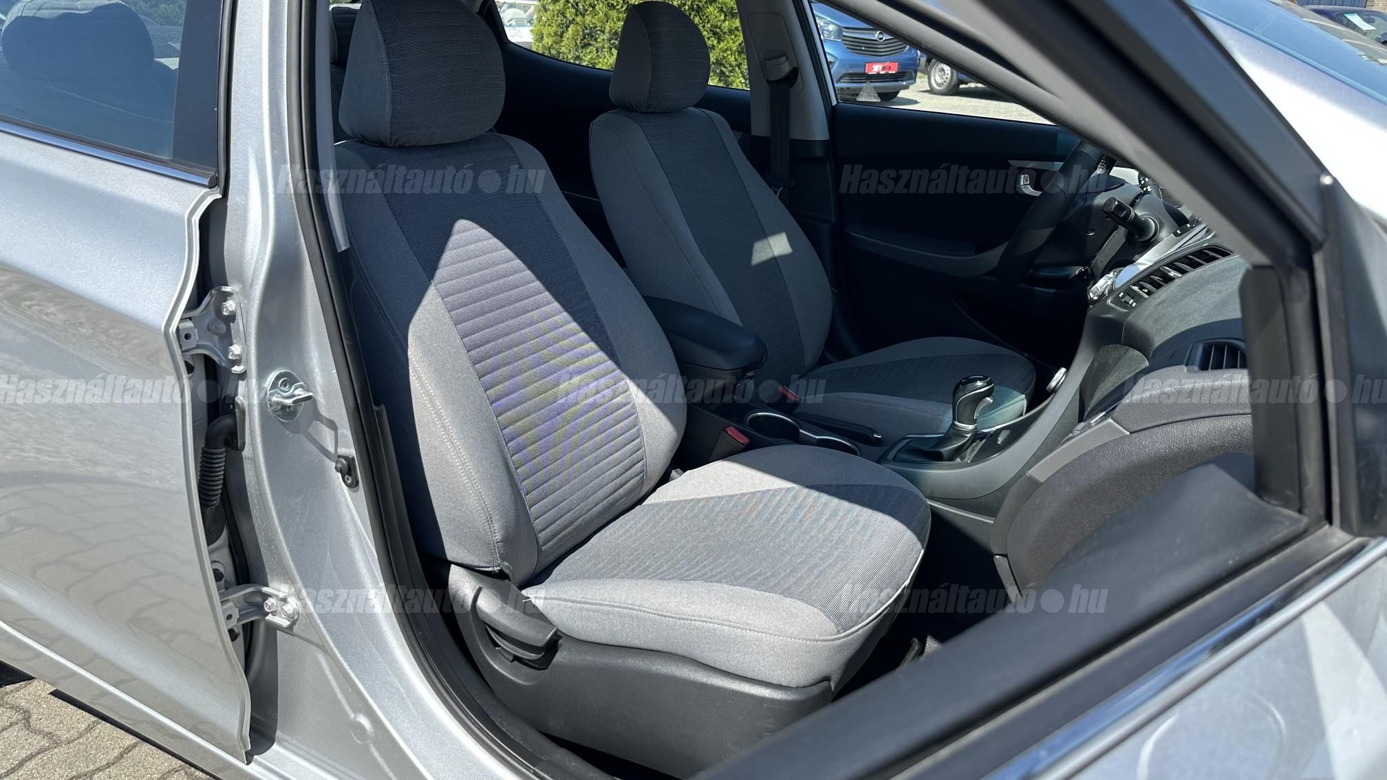 HYUNDAI ELANTRA 1.6 MPi Executive (Automata)