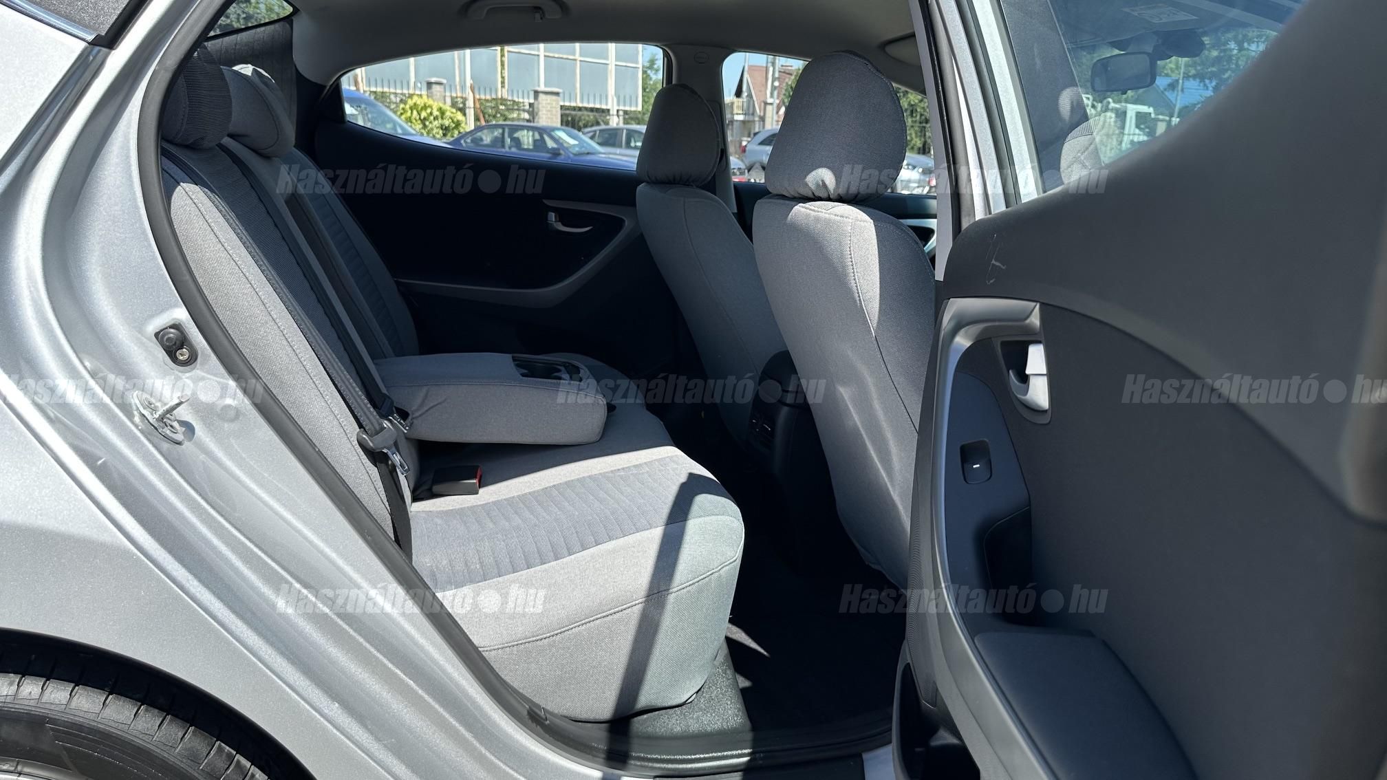 HYUNDAI ELANTRA 1.6 MPi Executive (Automata)