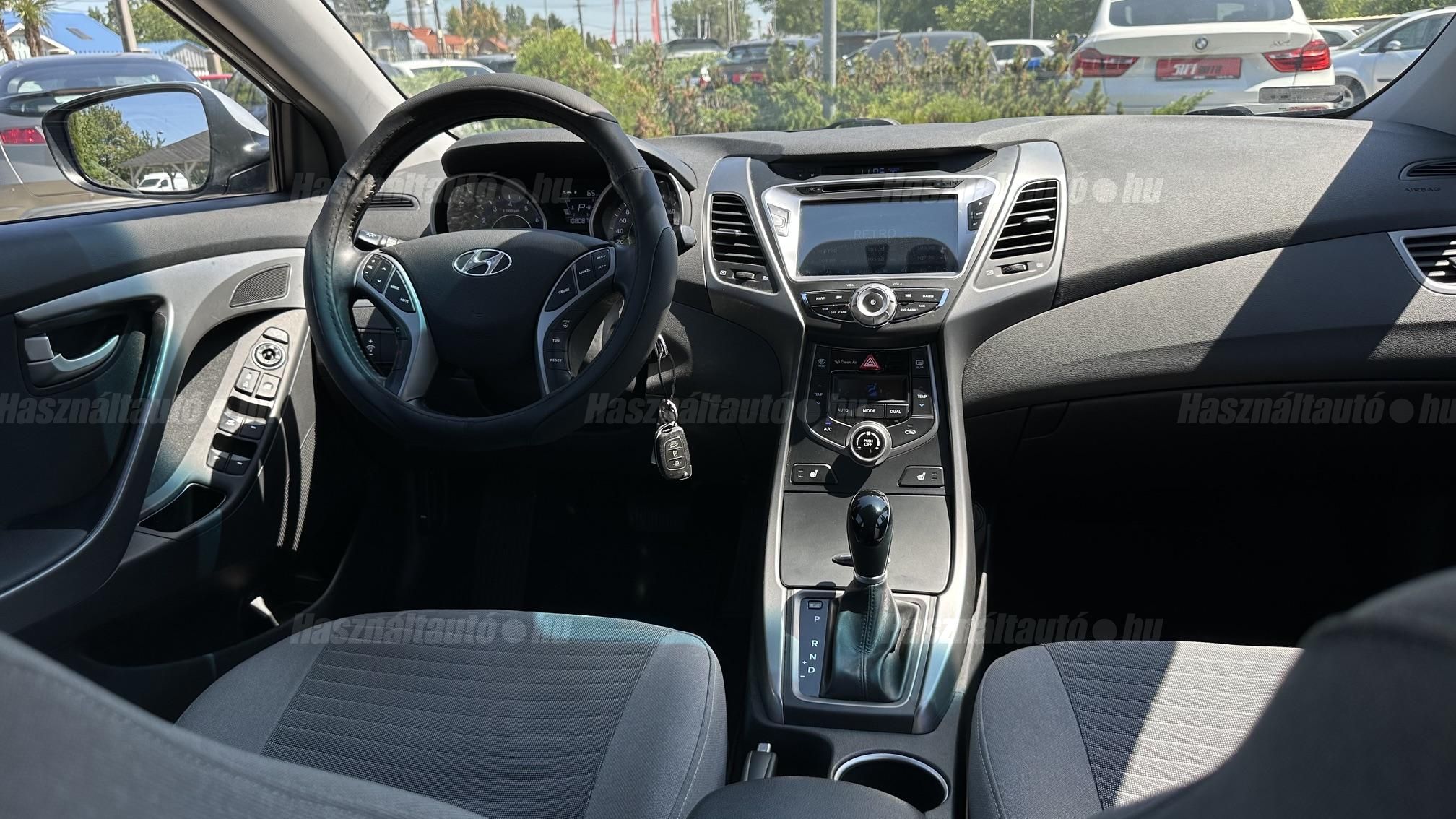 HYUNDAI ELANTRA 1.6 MPi Executive (Automata)