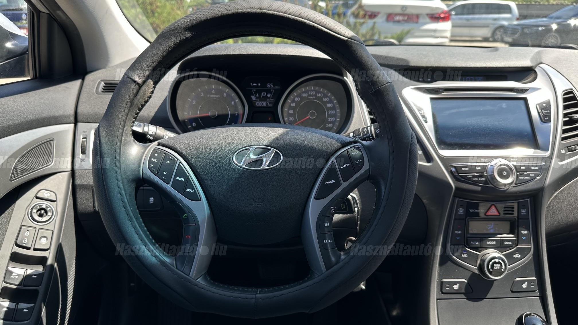 HYUNDAI ELANTRA 1.6 MPi Executive (Automata)