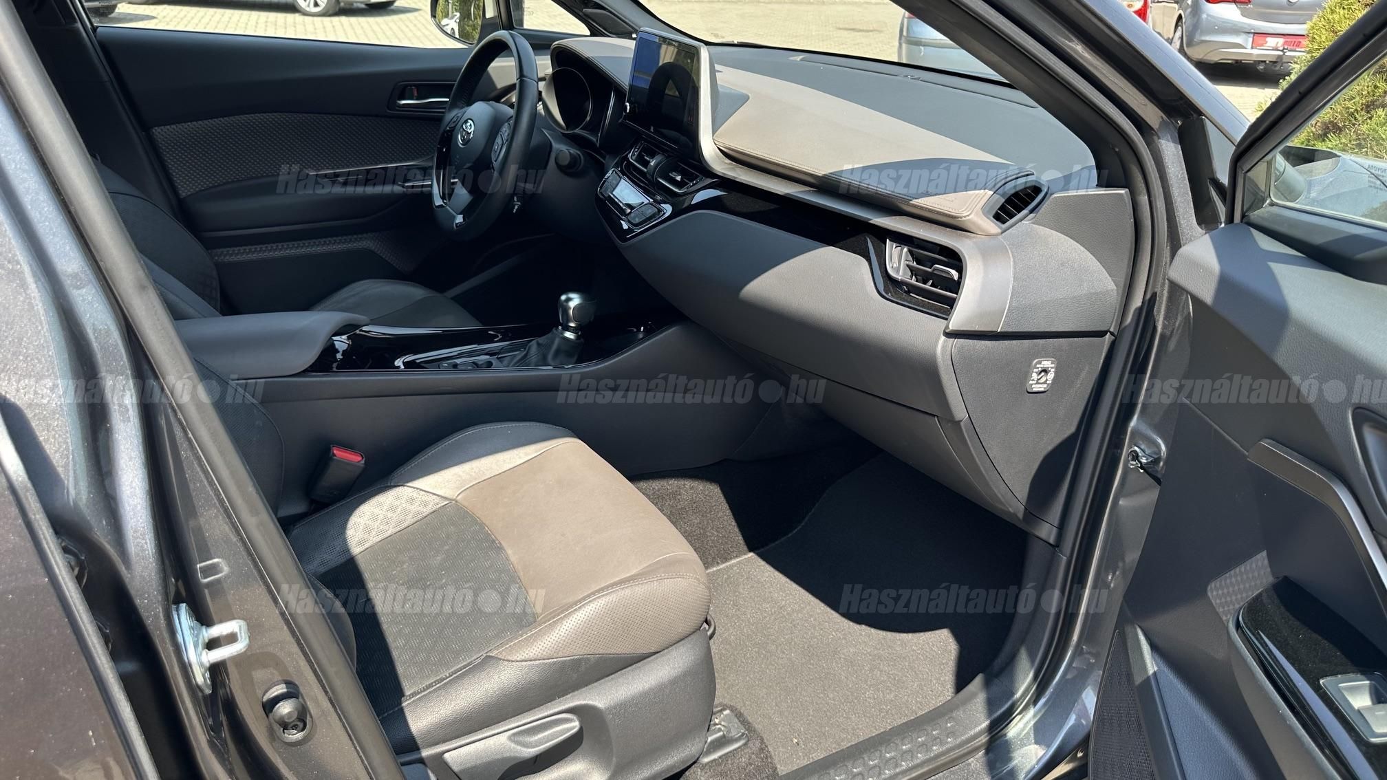 TOYOTA C-HR 1.8 Hybrid Executive Tech VIP e-CVT