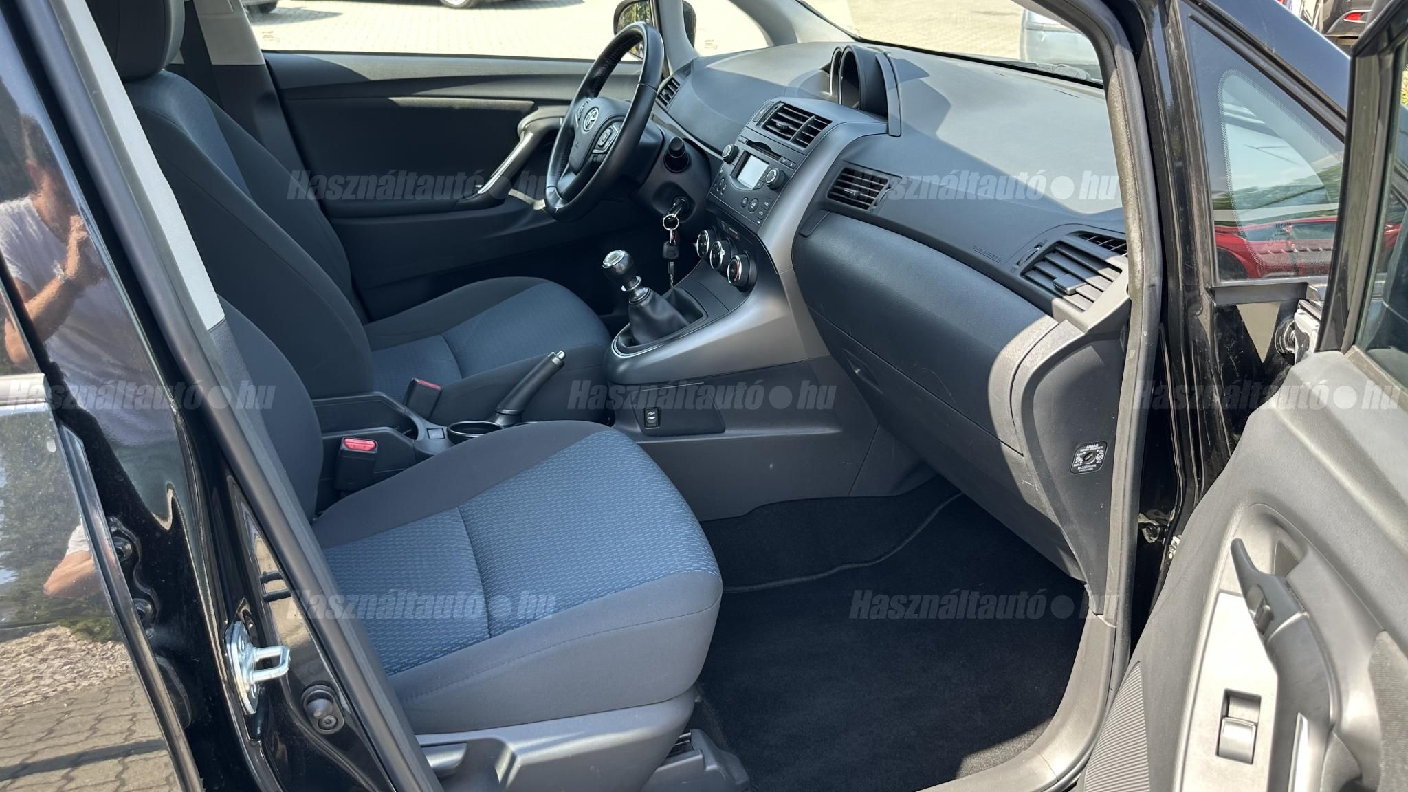 TOYOTA VERSO 1.6 Live Plus