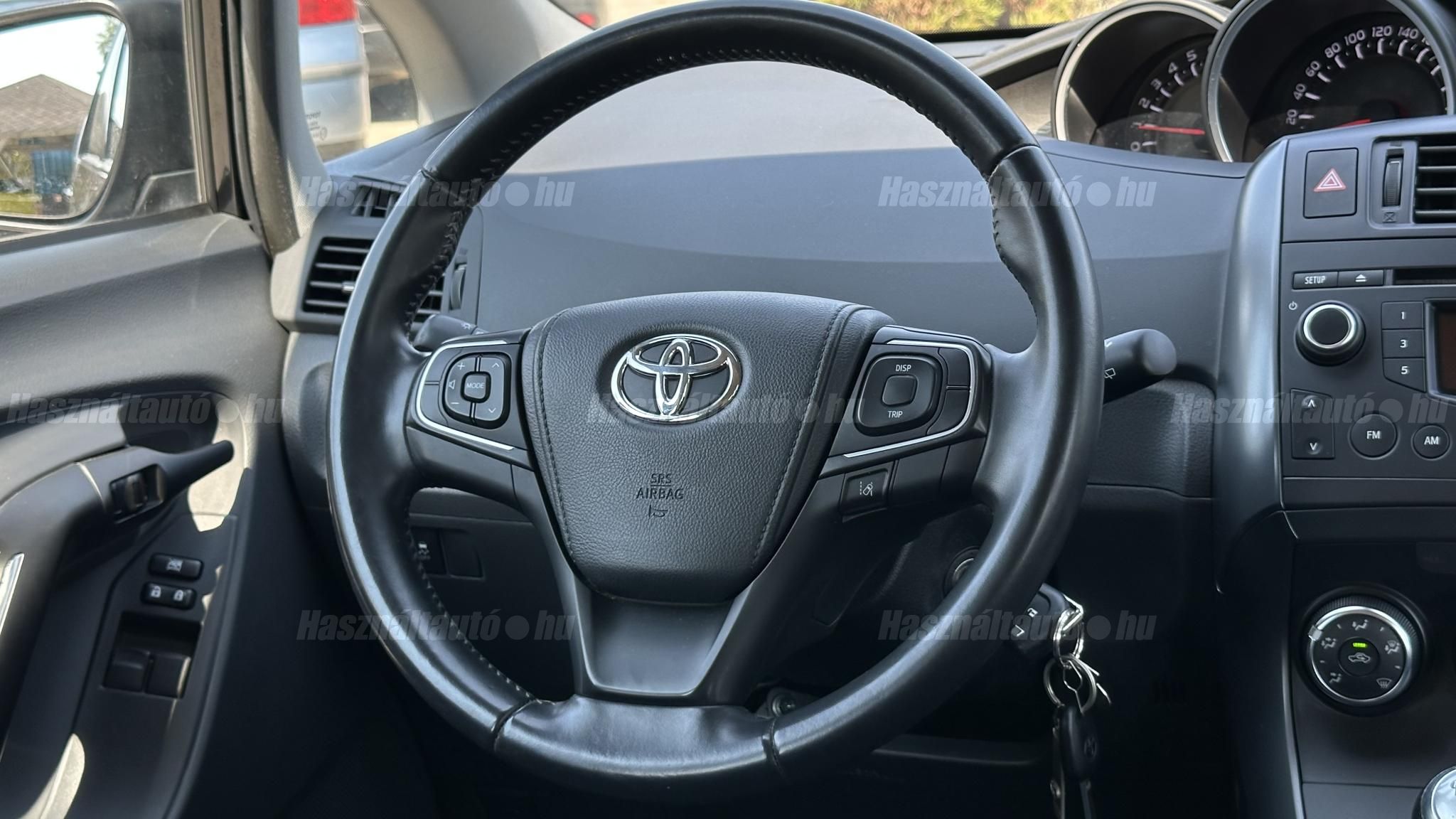 TOYOTA VERSO 1.6 Live Plus