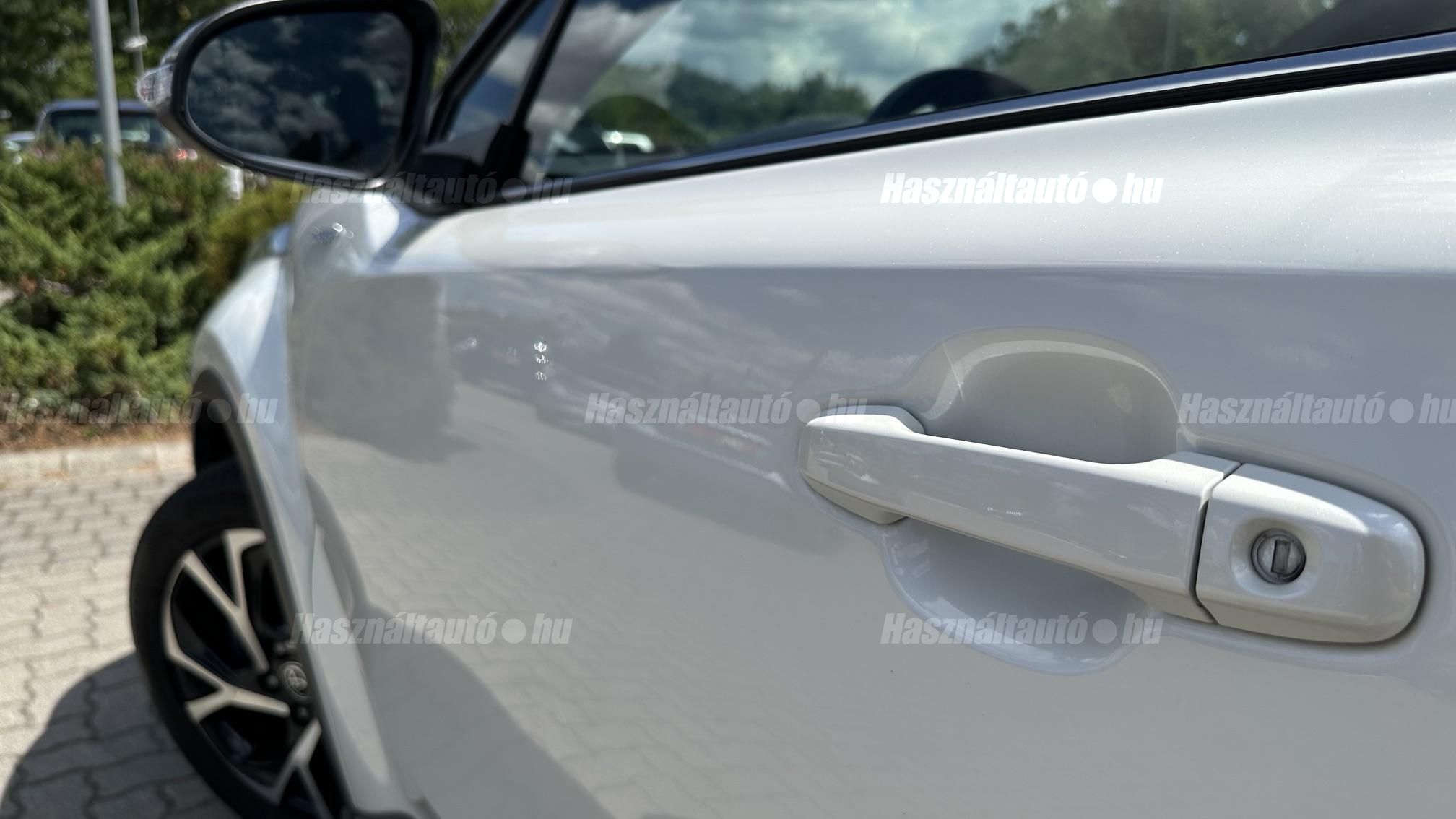 TOYOTA C-HR 1.8 Hybrid Style e-CVT