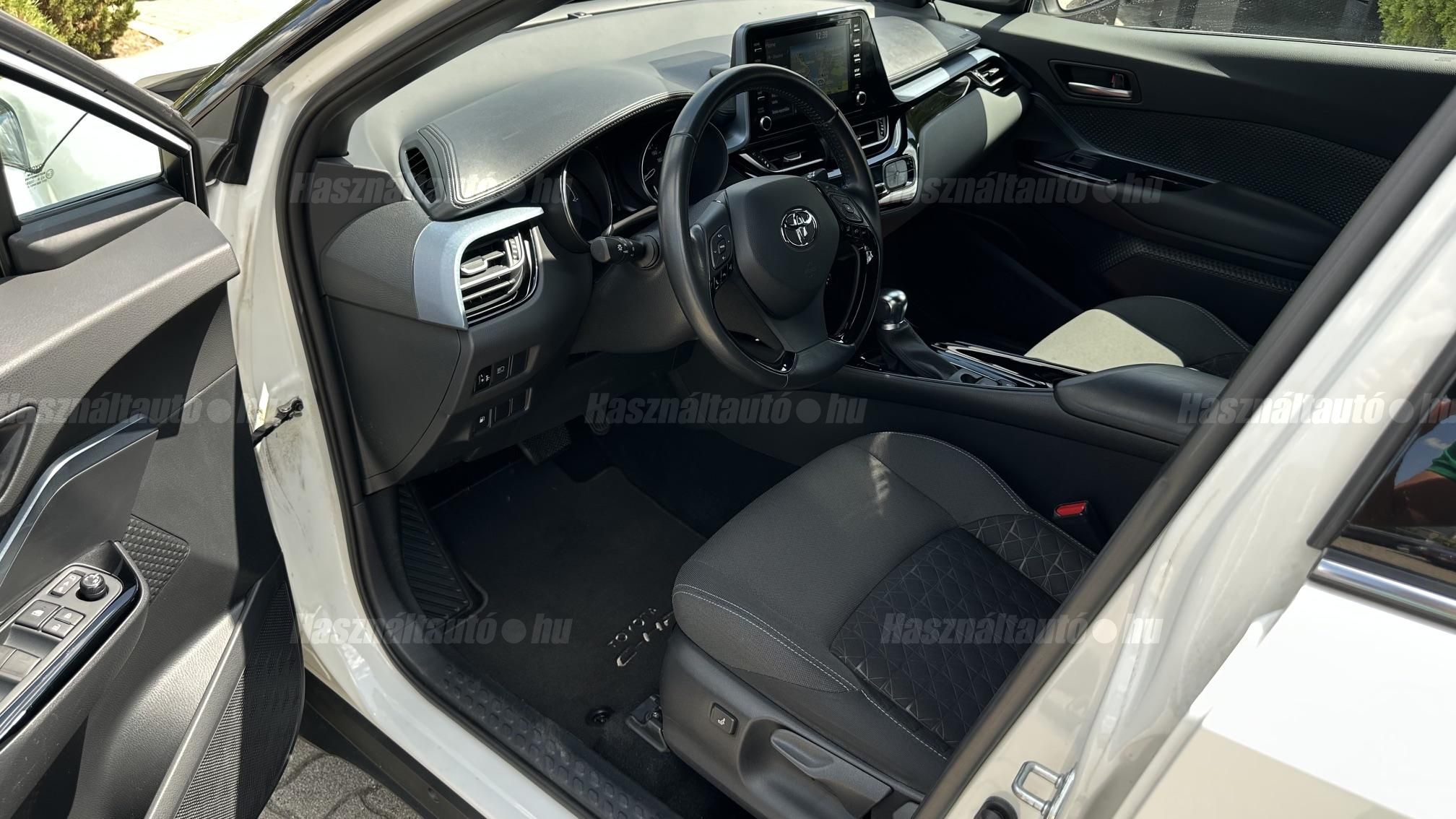 TOYOTA C-HR 1.8 Hybrid Style e-CVT