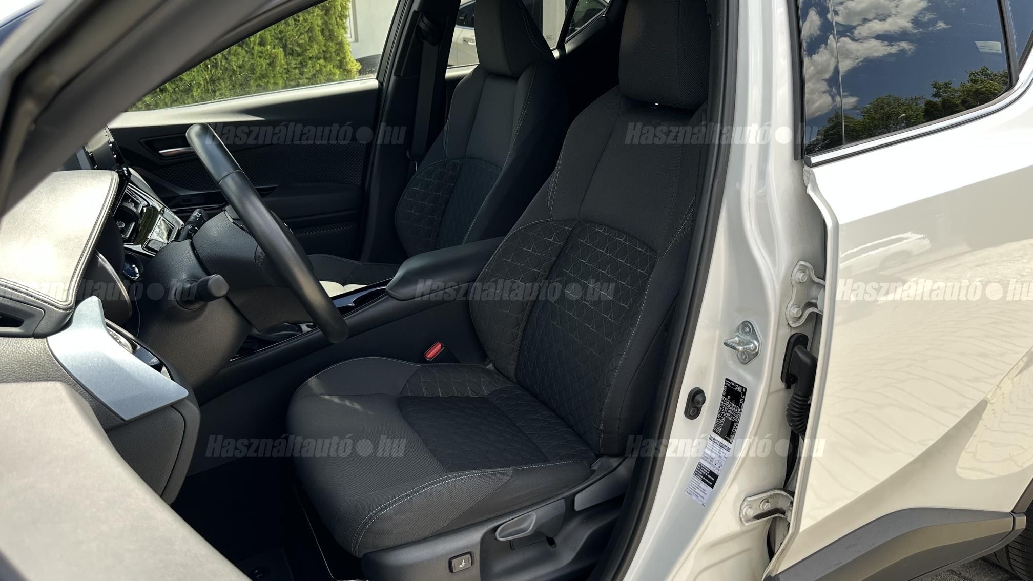 TOYOTA C-HR 1.8 Hybrid Style e-CVT