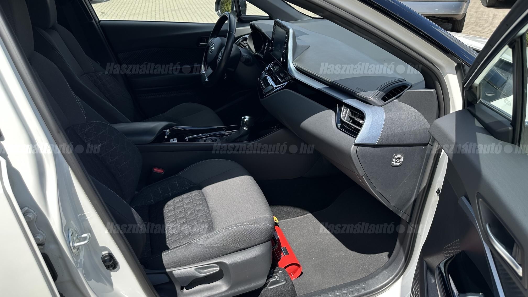 TOYOTA C-HR 1.8 Hybrid Style e-CVT