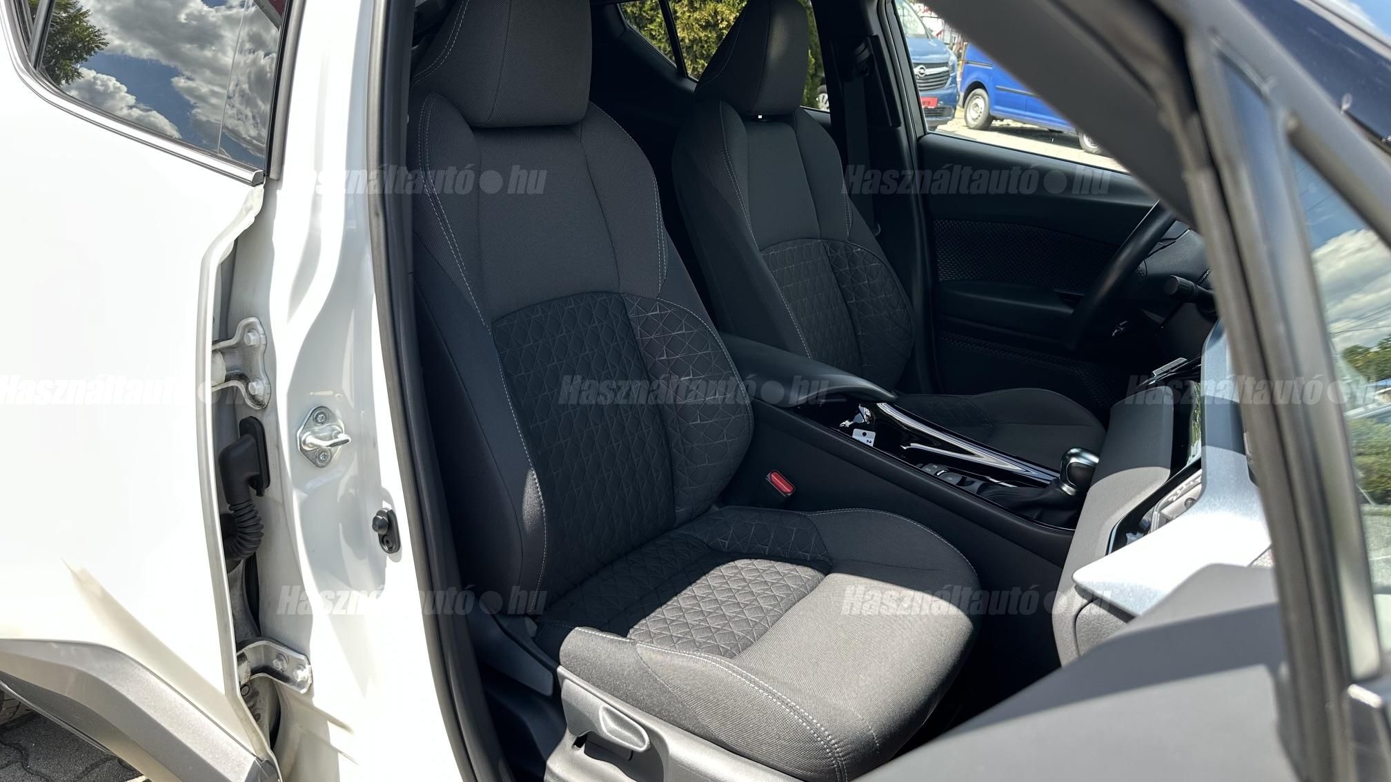 TOYOTA C-HR 1.8 Hybrid Style e-CVT