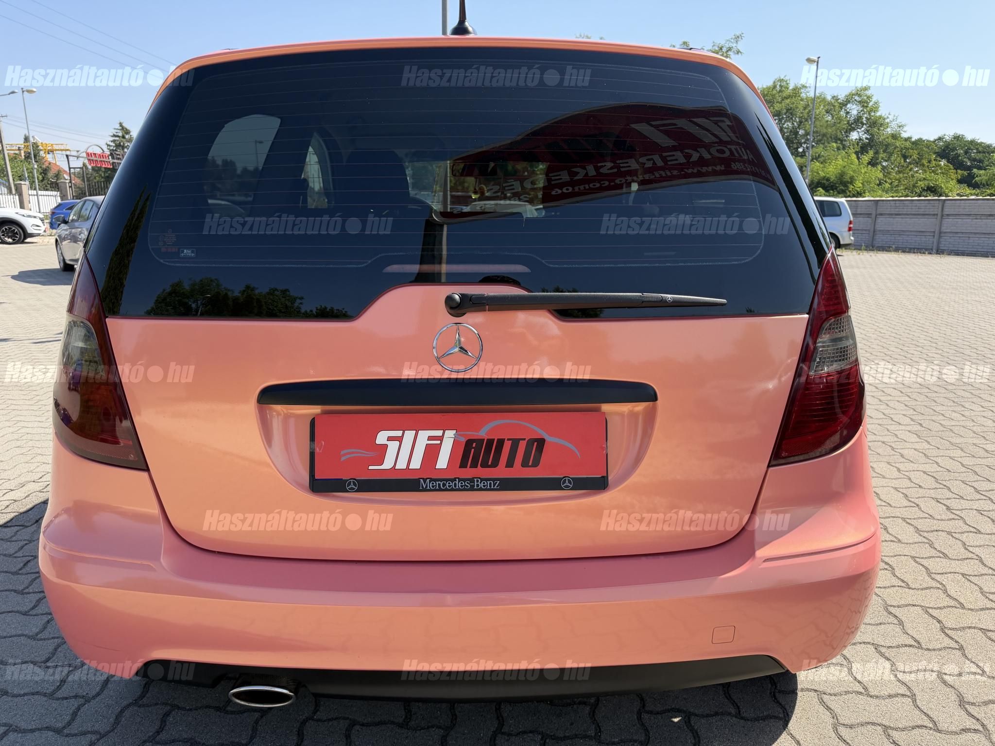 MERCEDES-BENZ A 180 BlueEFFICIENCY Elegance Magyarrendszám.