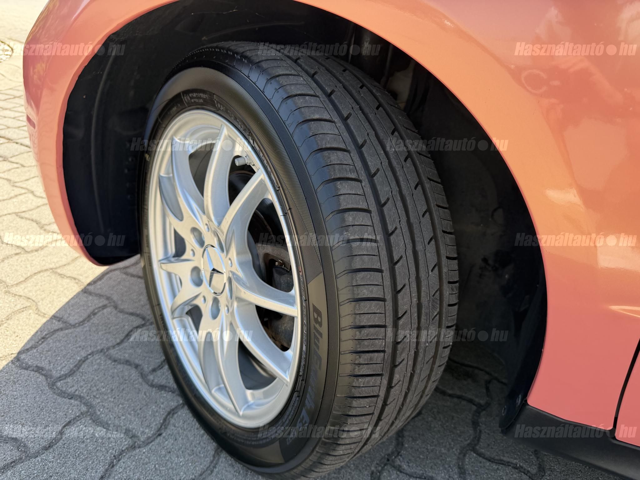MERCEDES-BENZ A 180 BlueEFFICIENCY Elegance Magyarrendszám.