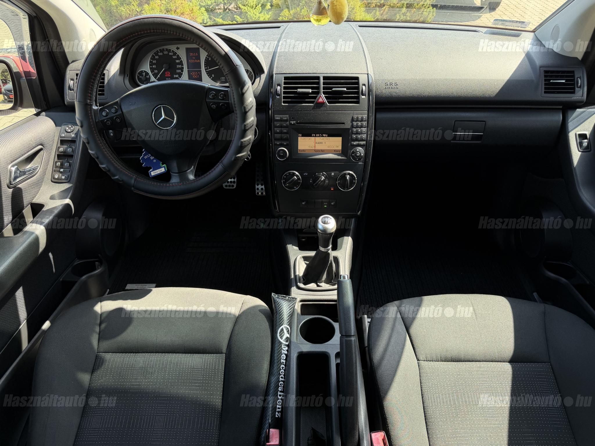 MERCEDES-BENZ A 180 BlueEFFICIENCY Elegance Magyarrendszám.
