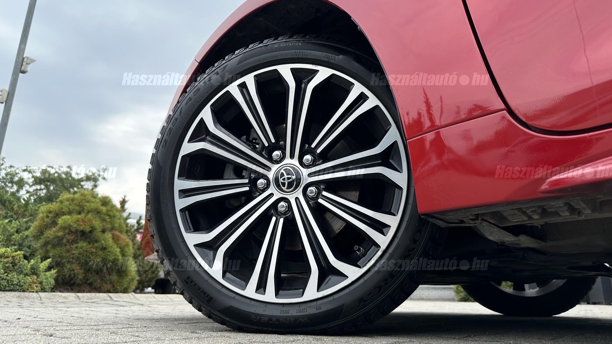 TOYOTA COROLLA 1.8 Hybrid Comfort Style Tech e-CVT