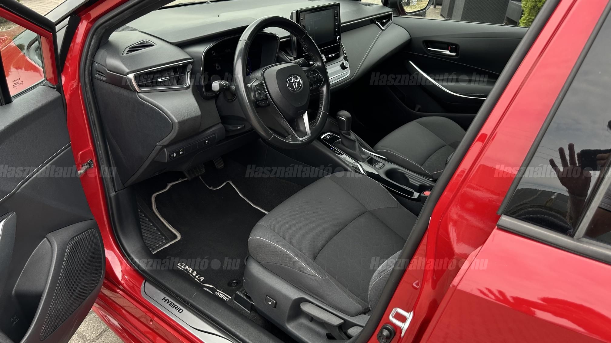TOYOTA COROLLA 1.8 Hybrid Comfort Style Tech e-CVT