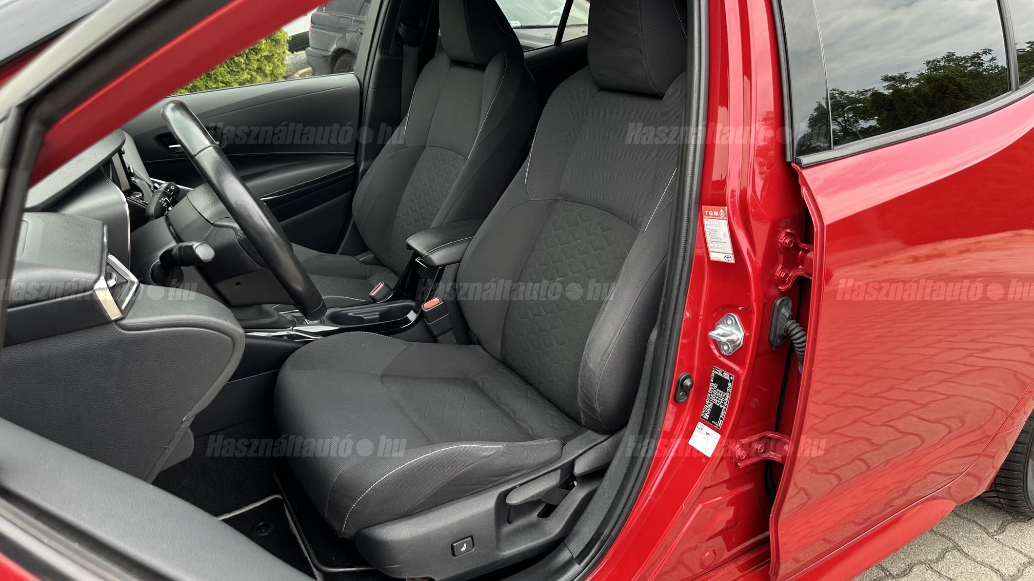 TOYOTA COROLLA 1.8 Hybrid Comfort Style Tech e-CVT