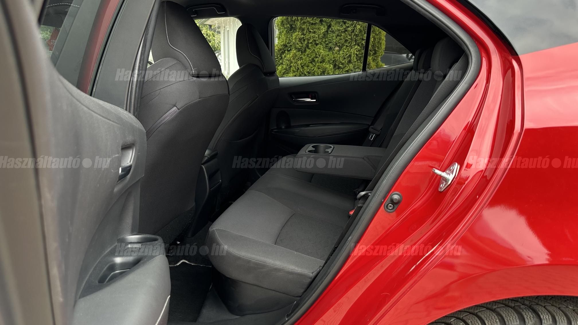 TOYOTA COROLLA 1.8 Hybrid Comfort Style Tech e-CVT