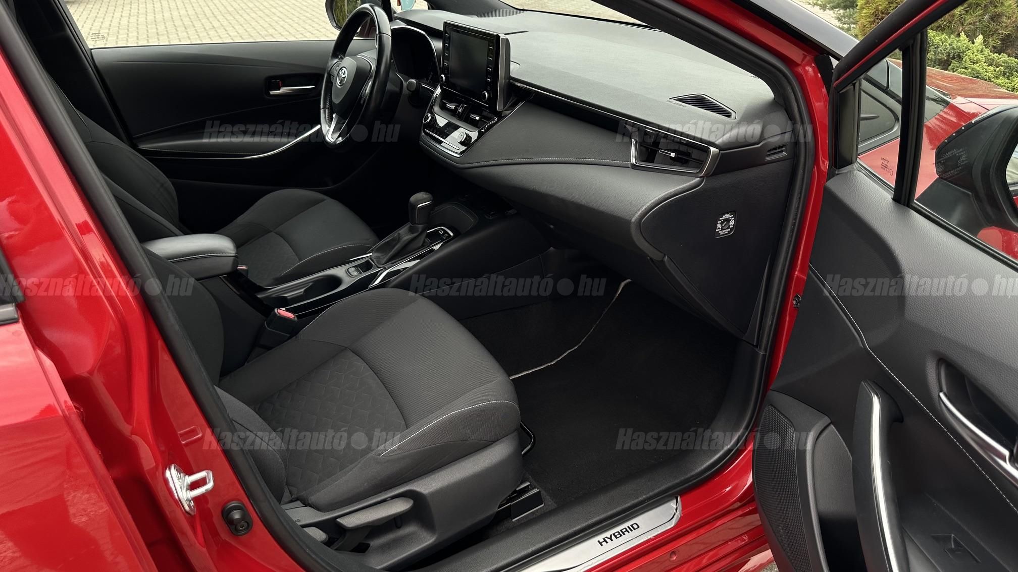 TOYOTA COROLLA 1.8 Hybrid Comfort Style Tech e-CVT