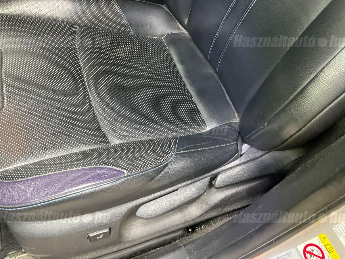 TOYOTA C-HR 1.8 Hybrid Executive LED Premium pack Leather e-CVT 3.év.Garancia./Sérmentes/Végig.Toyota-Szervíz/Bőr-Belső/JBL/Winter