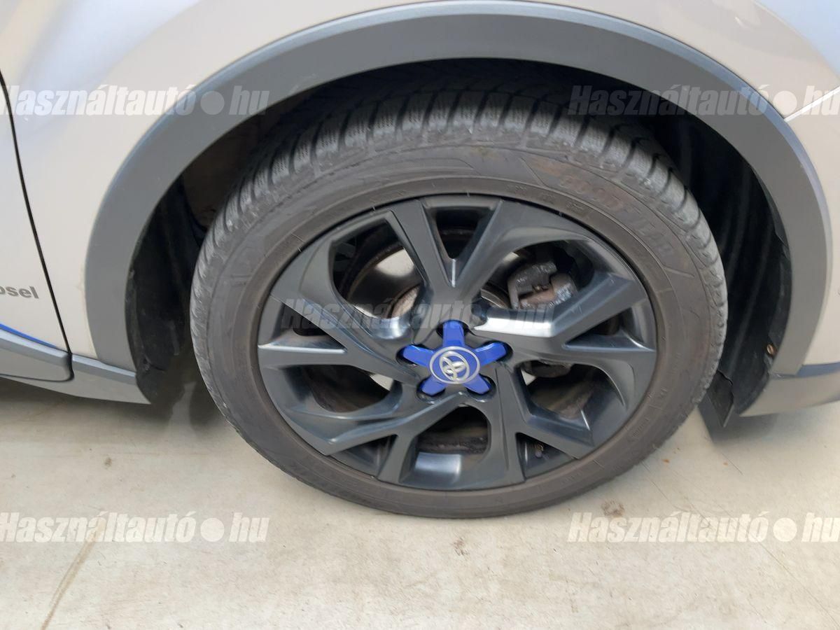 TOYOTA C-HR 1.8 Hybrid Executive LED Premium pack Leather e-CVT 3.év.Garancia./Sérmentes/Végig.Toyota-Szervíz/Bőr-Belső/JBL/Winter