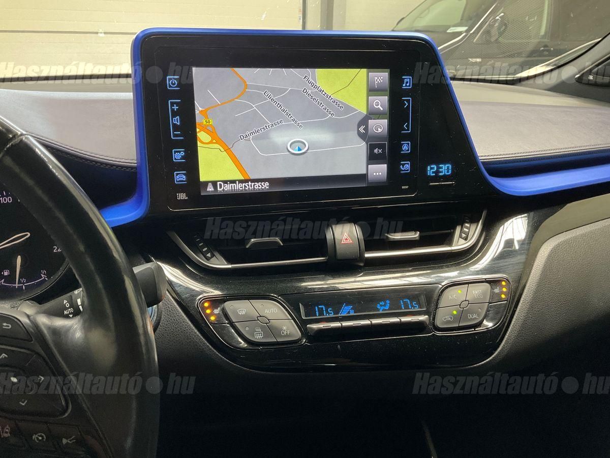 TOYOTA C-HR 1.8 Hybrid Executive LED Premium pack Leather e-CVT 3.év.Garancia./Sérmentes/Végig.Toyota-Szervíz/Bőr-Belső/JBL/Winter