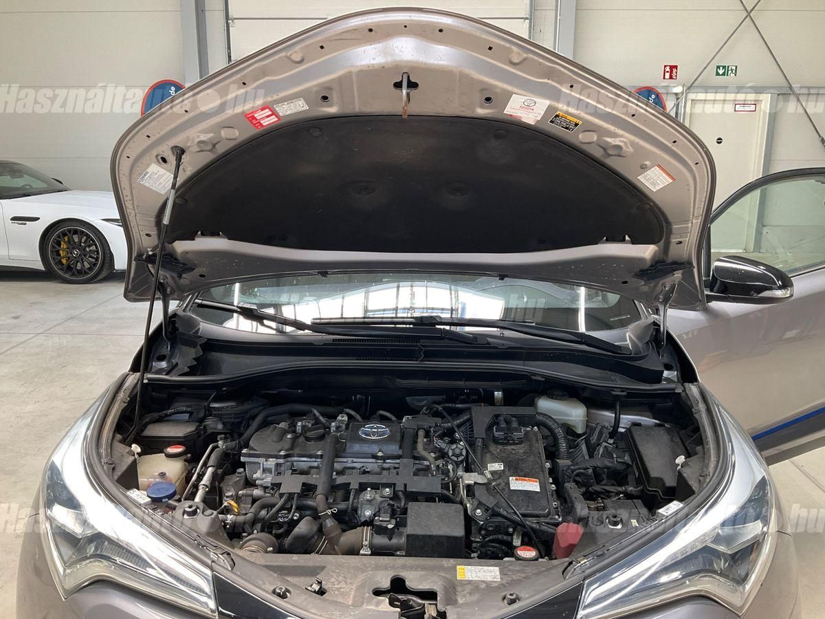 TOYOTA C-HR 1.8 Hybrid Executive LED Premium pack Leather e-CVT 3.év.Garancia./Sérmentes/Végig.Toyota-Szervíz/Bőr-Belső/JBL/Winter