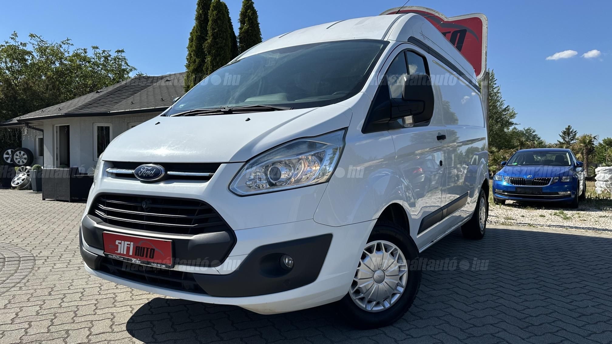FORD TRANSIT Tourneo Custom 2.2 TDCi 300 SWB Titanium