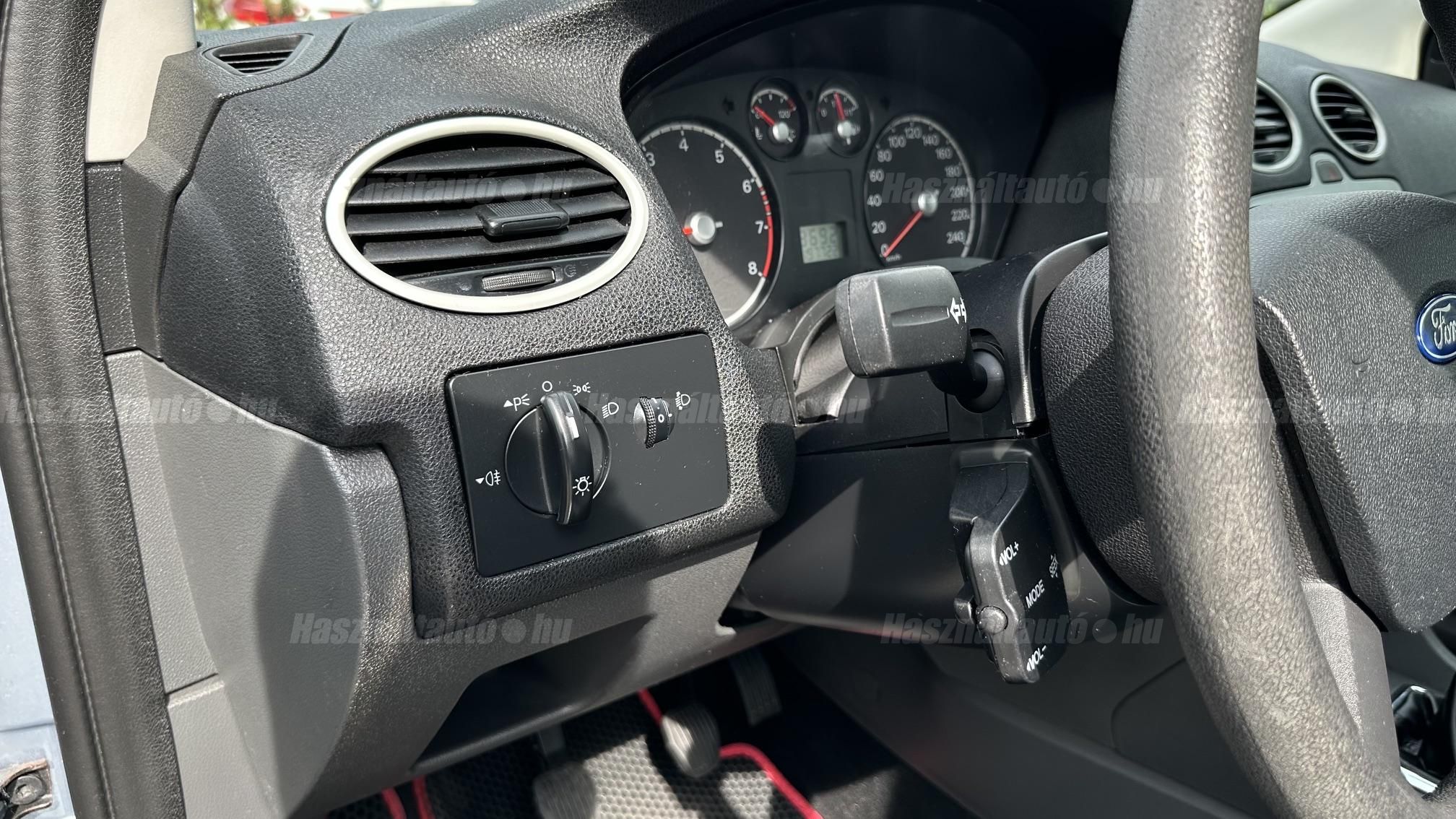 FORD FOCUS 1.6 Trend