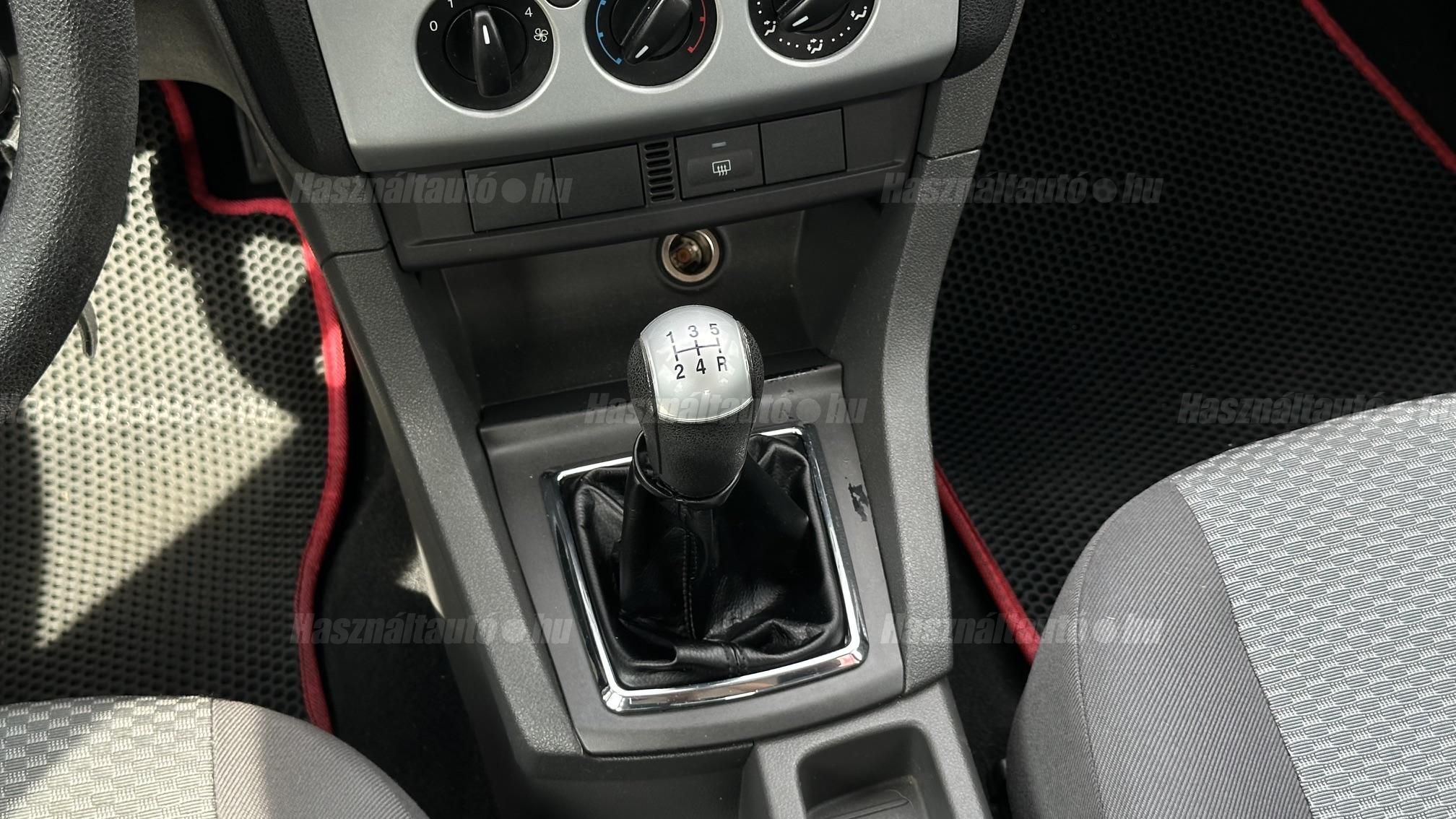FORD FOCUS 1.6 Trend