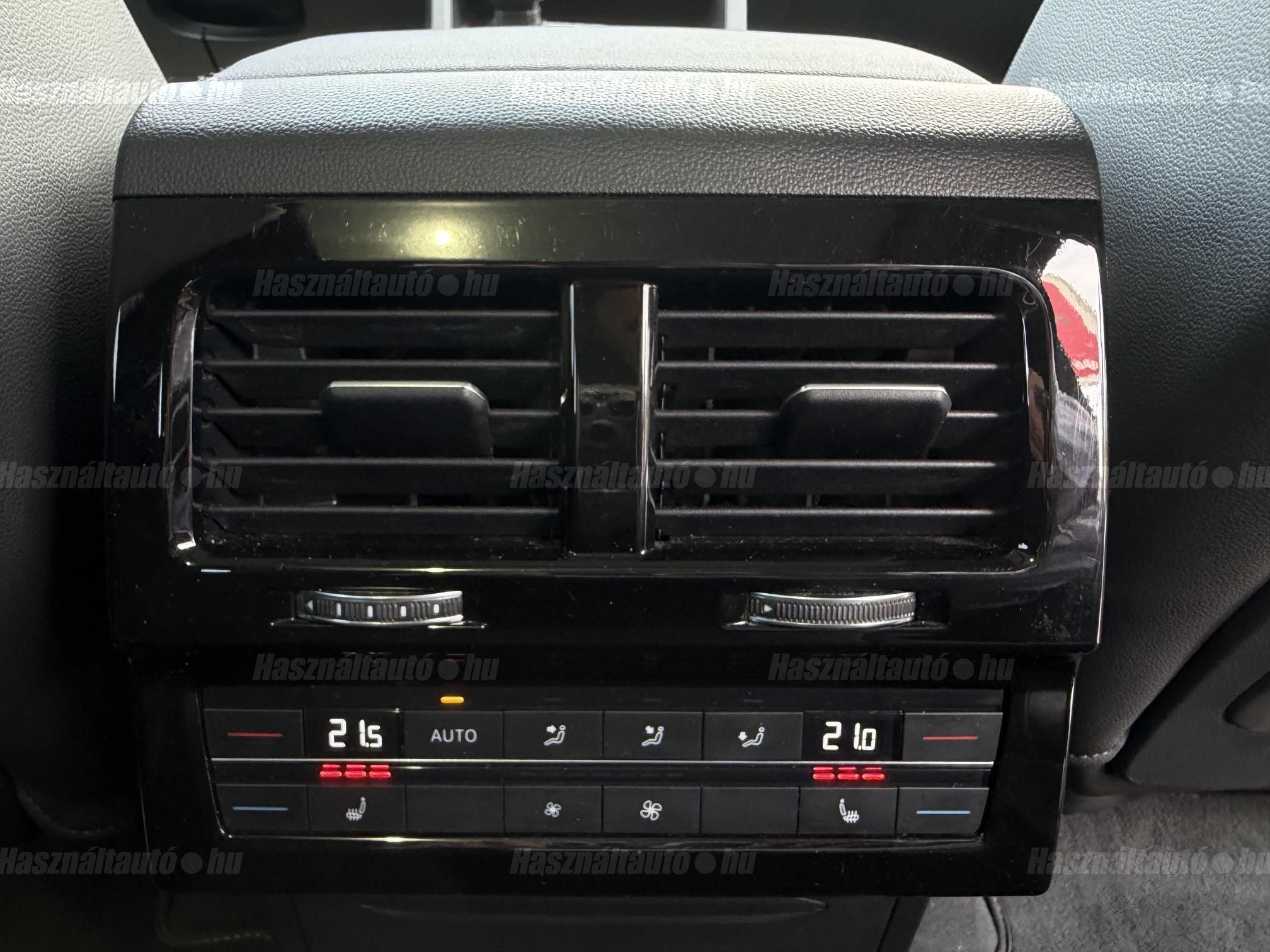 VOLKSWAGEN TOUAREG 3.0 V6 TDI R-Line Tiptronic ic