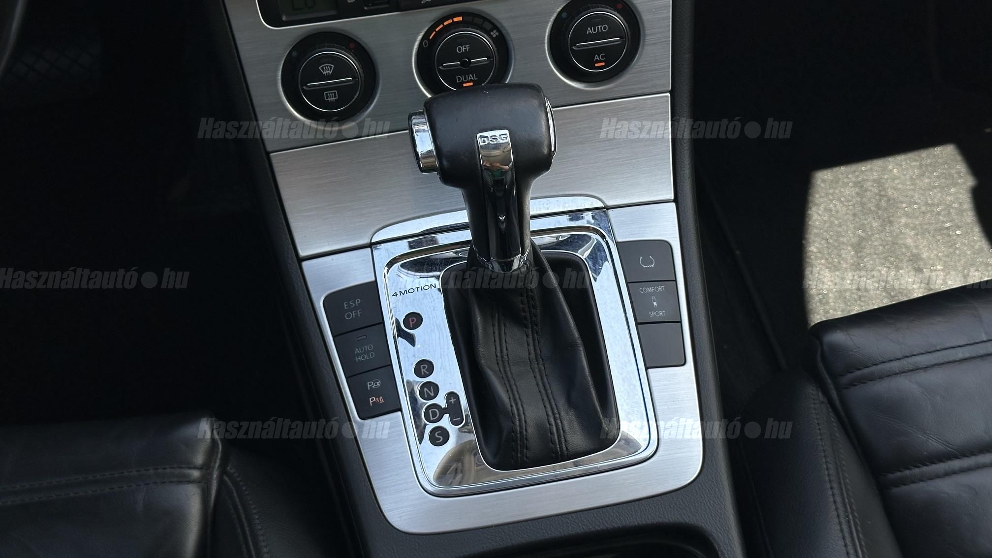 VOLKSWAGEN PASSAT Variant 3.2 V6 FSI Sportline 4Motion DSG