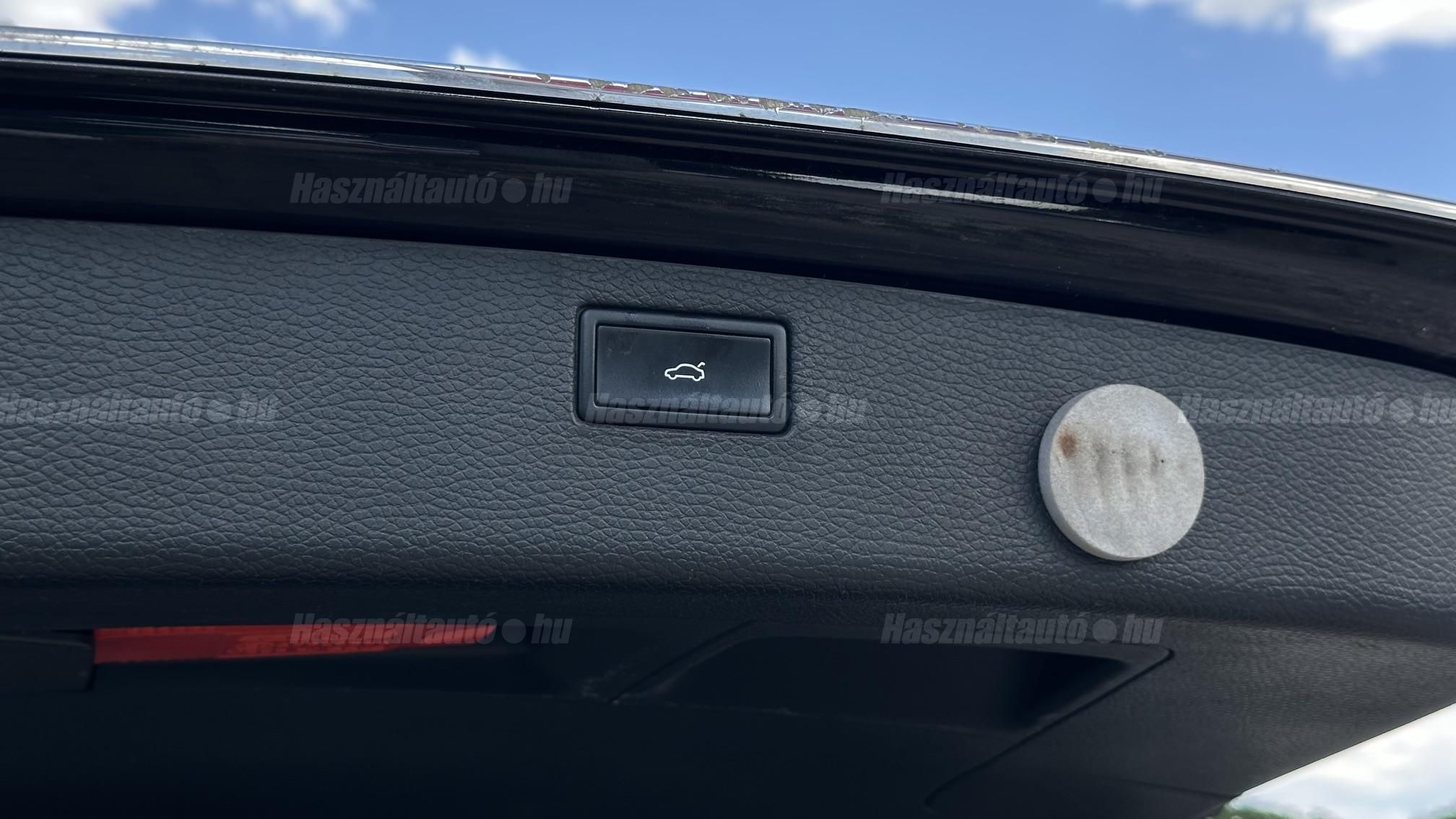 VOLKSWAGEN PASSAT Variant 3.2 V6 FSI Sportline 4Motion DSG