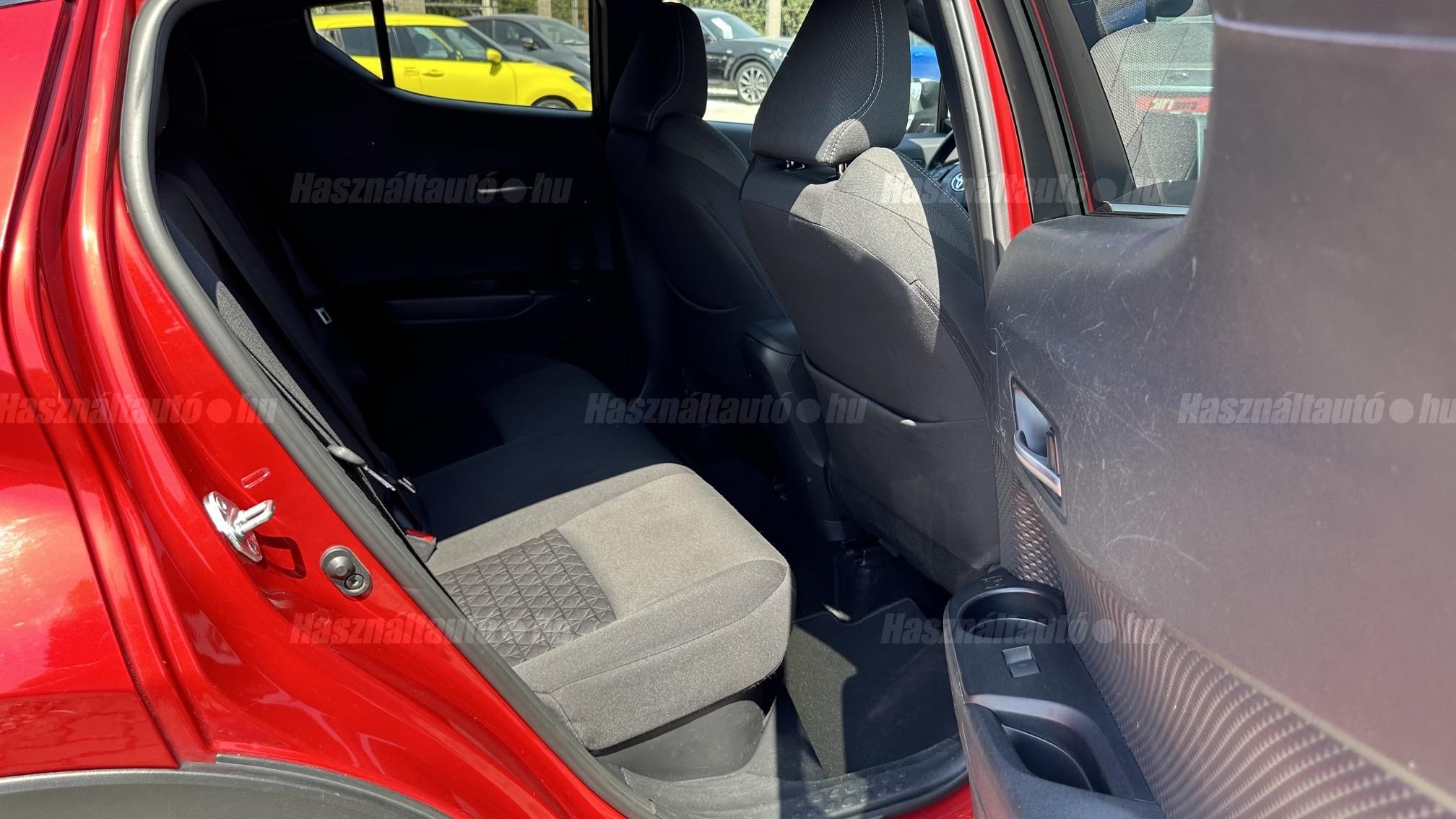 TOYOTA C-HR 1.8 Hybrid Comfort Business e-CVT