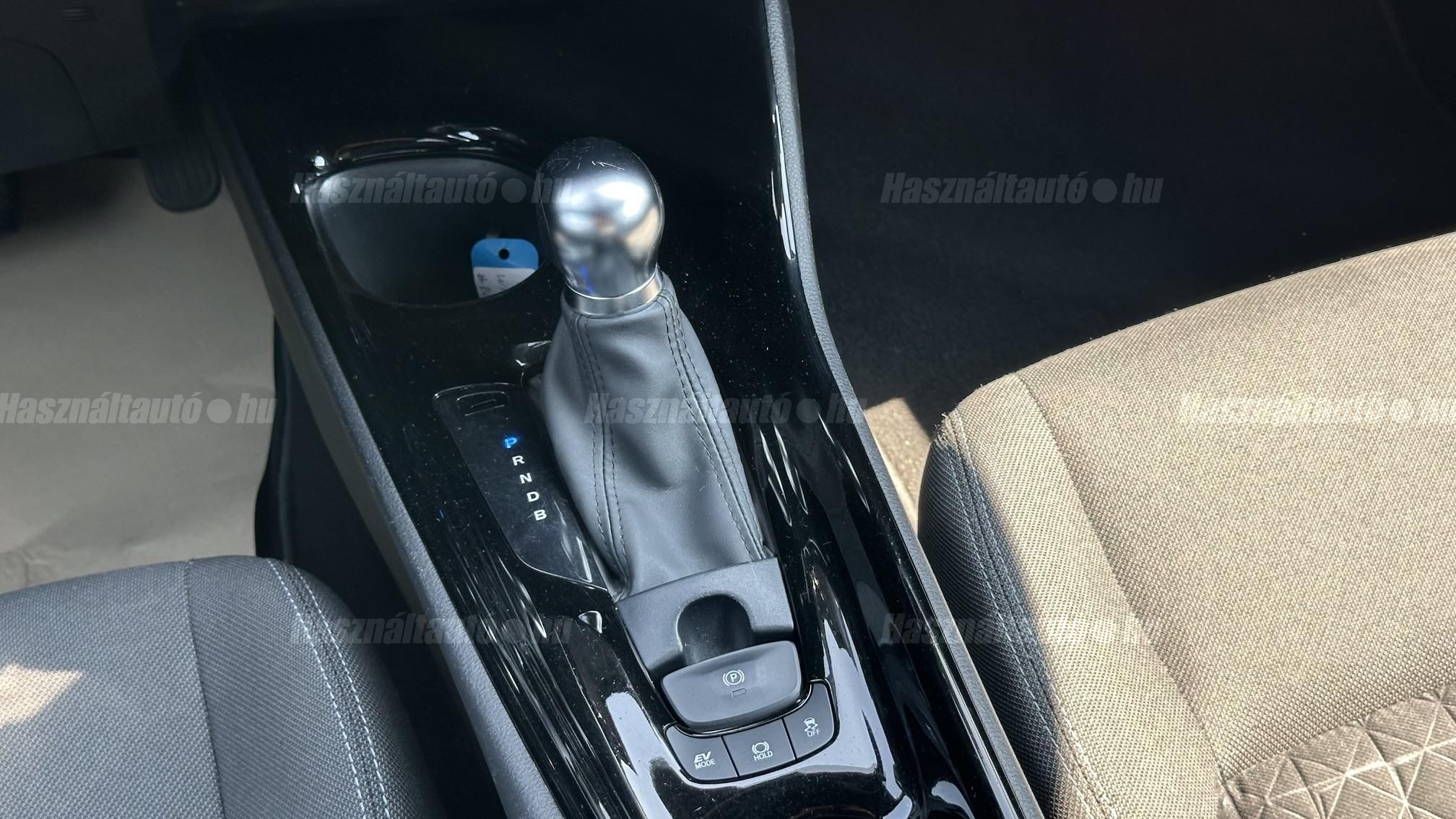 TOYOTA C-HR 1.8 Hybrid Comfort Business e-CVT