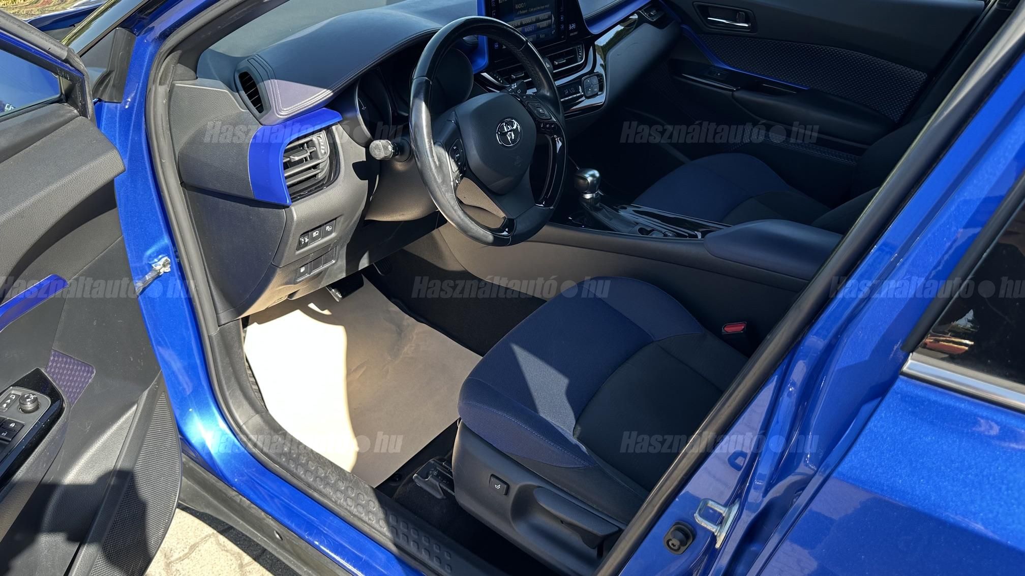 TOYOTA C-HR 1.8 Hybrid Dynamic Comfort e-CVT
