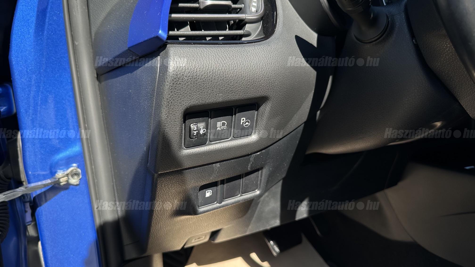 TOYOTA C-HR 1.8 Hybrid Dynamic Comfort e-CVT