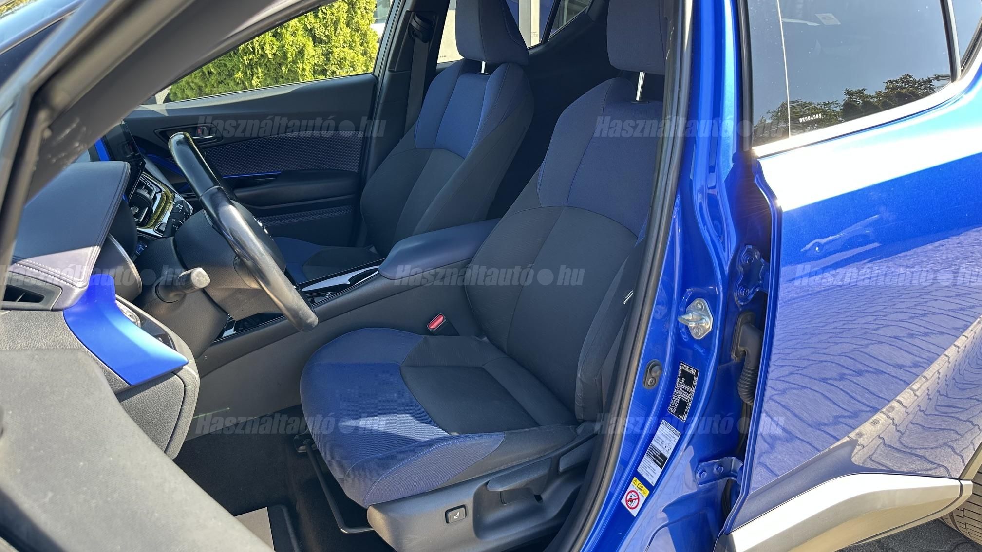 TOYOTA C-HR 1.8 Hybrid Dynamic Comfort e-CVT