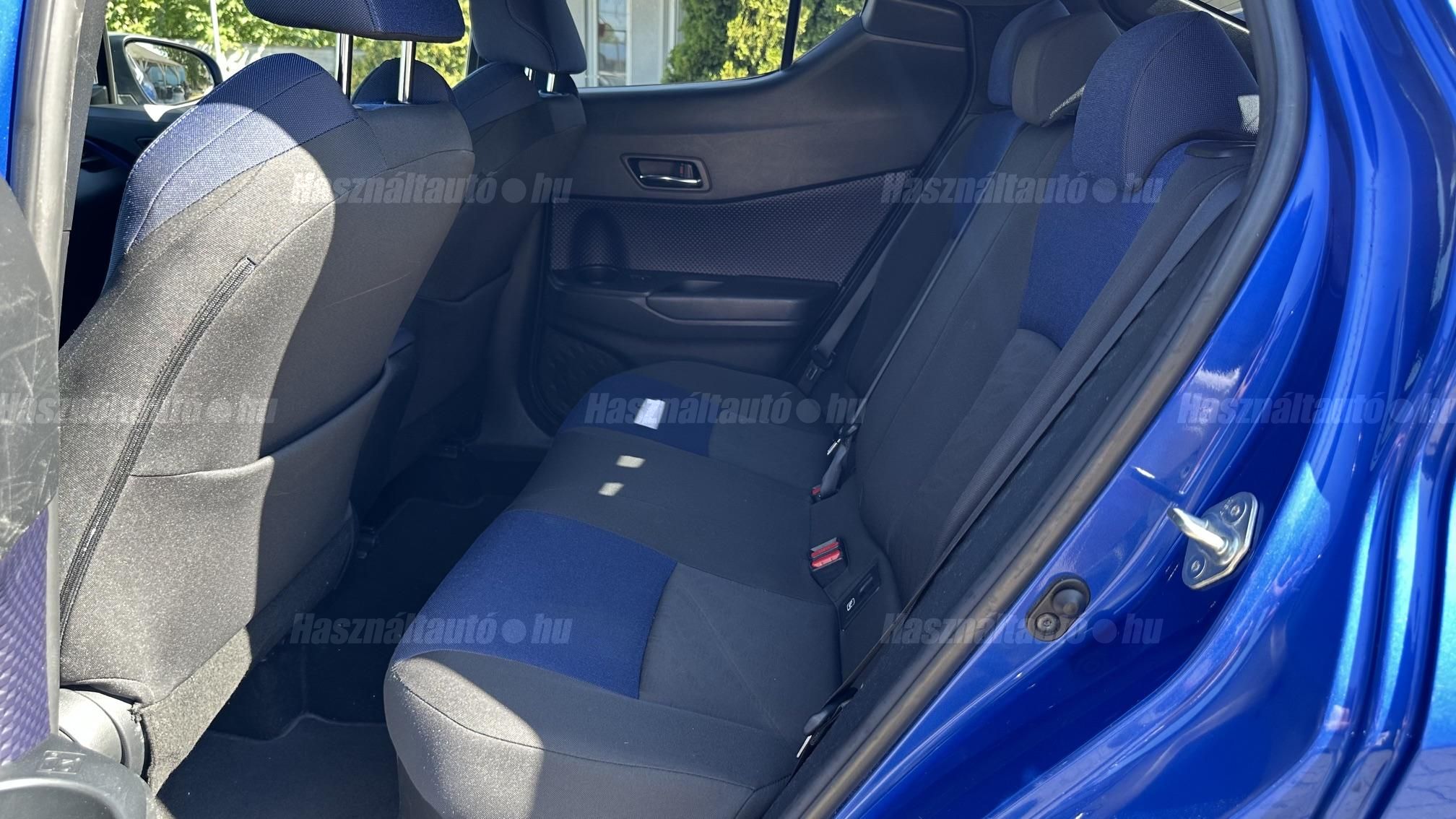 TOYOTA C-HR 1.8 Hybrid Dynamic Comfort e-CVT
