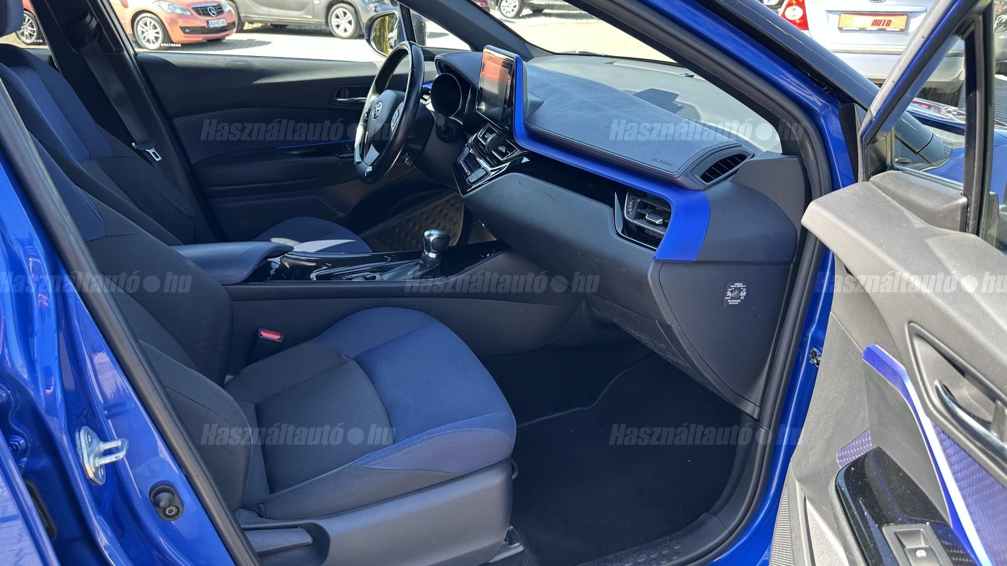 TOYOTA C-HR 1.8 Hybrid Dynamic Comfort e-CVT