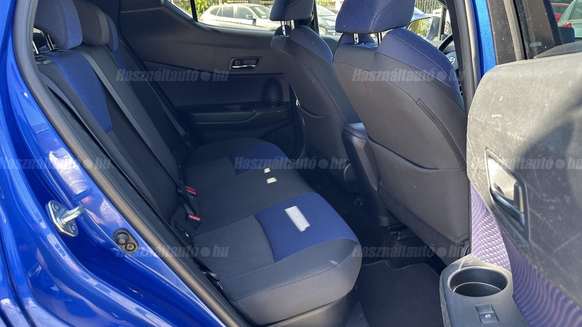 TOYOTA C-HR 1.8 Hybrid Dynamic Comfort e-CVT