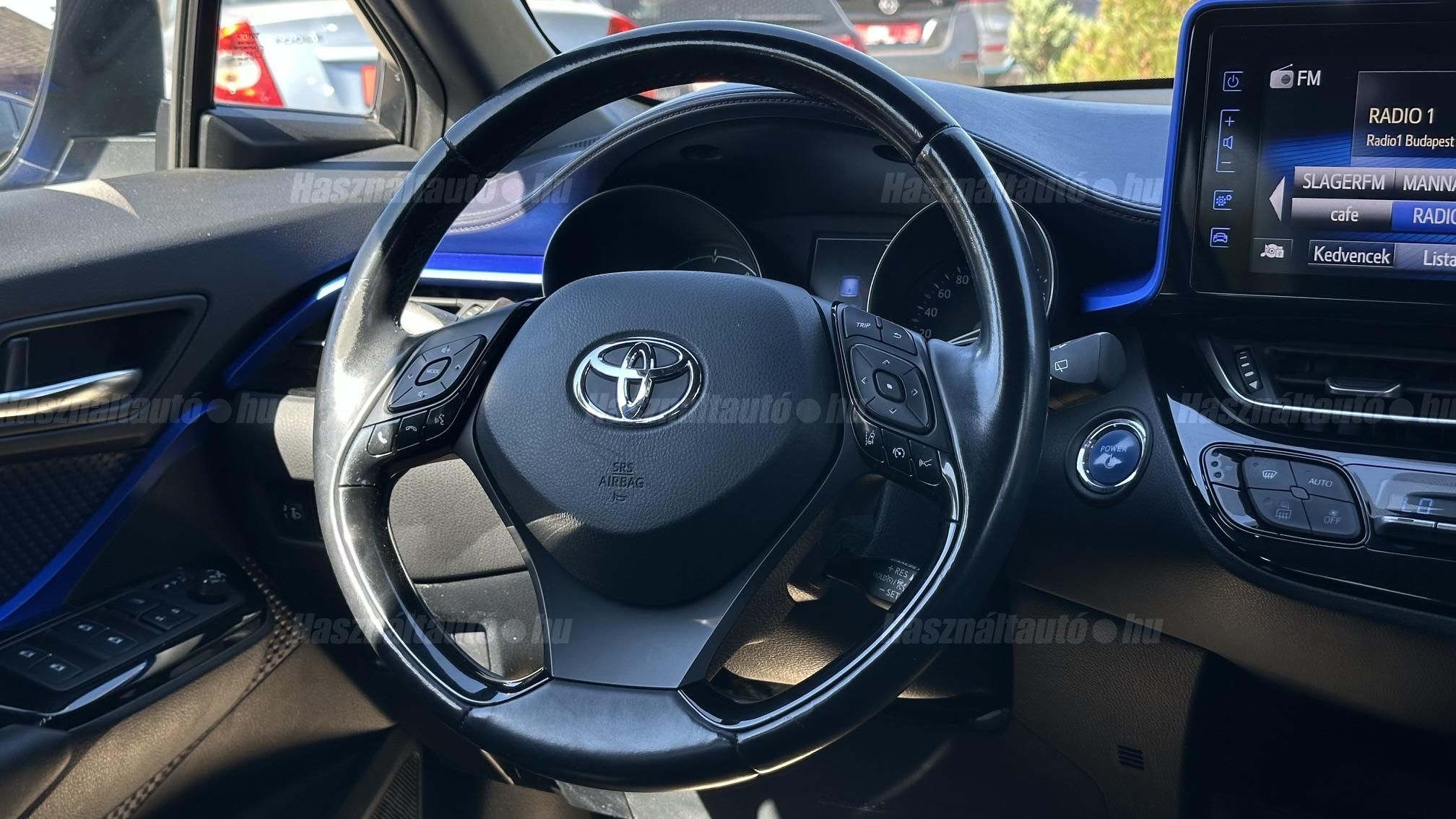 TOYOTA C-HR 1.8 Hybrid Dynamic Comfort e-CVT