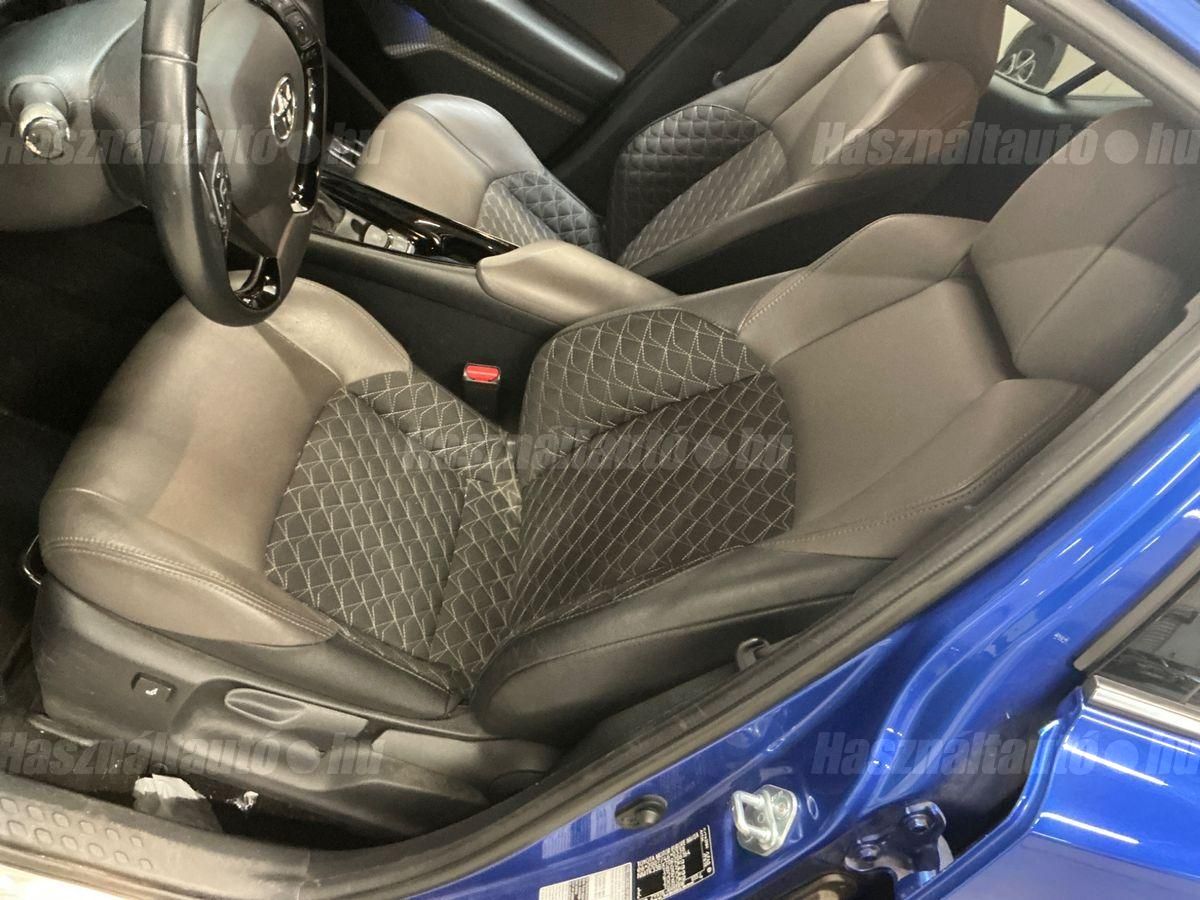 TOYOTA C-HR 1.8 Hybrid Executive Tech VIP e-CVT
