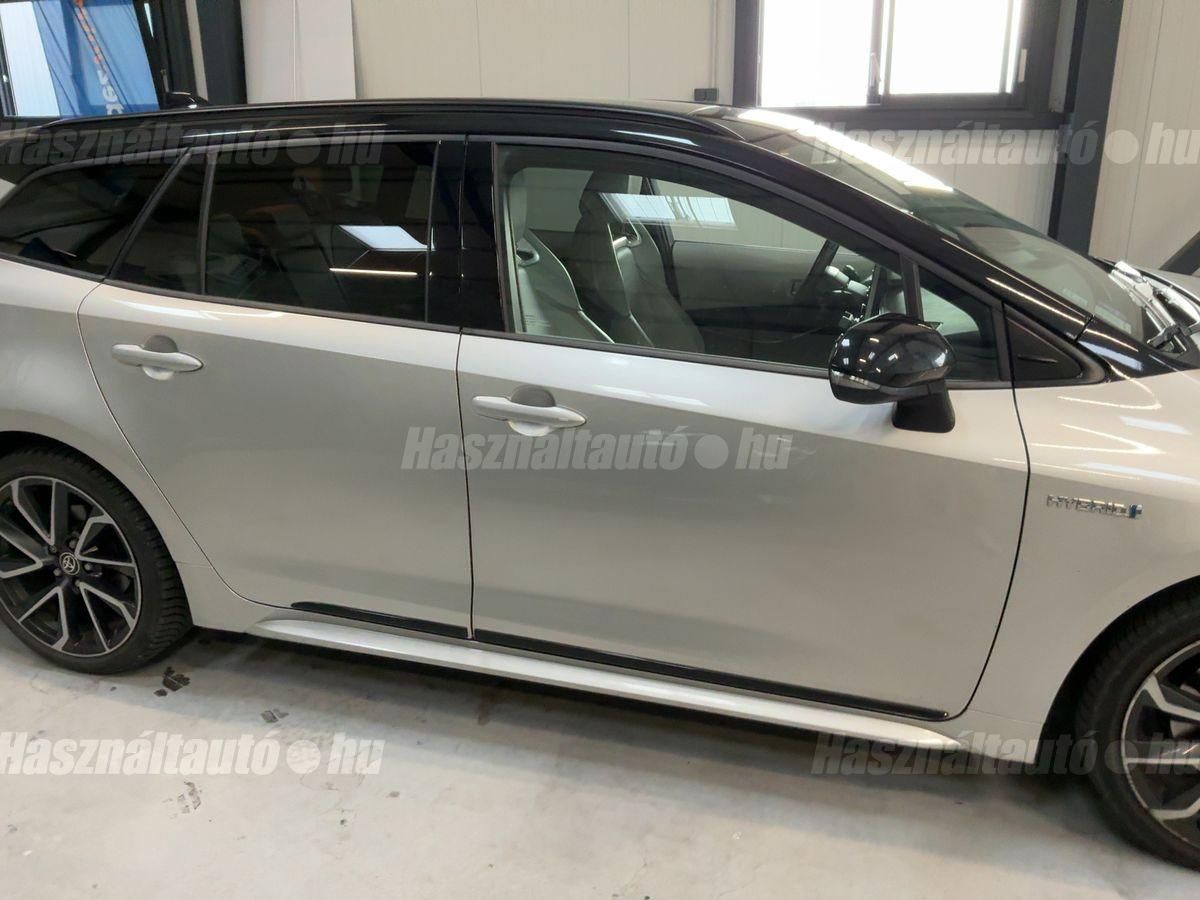 TOYOTA COROLLA Touring Sports 2.0 Hybrid Selection e-CVT