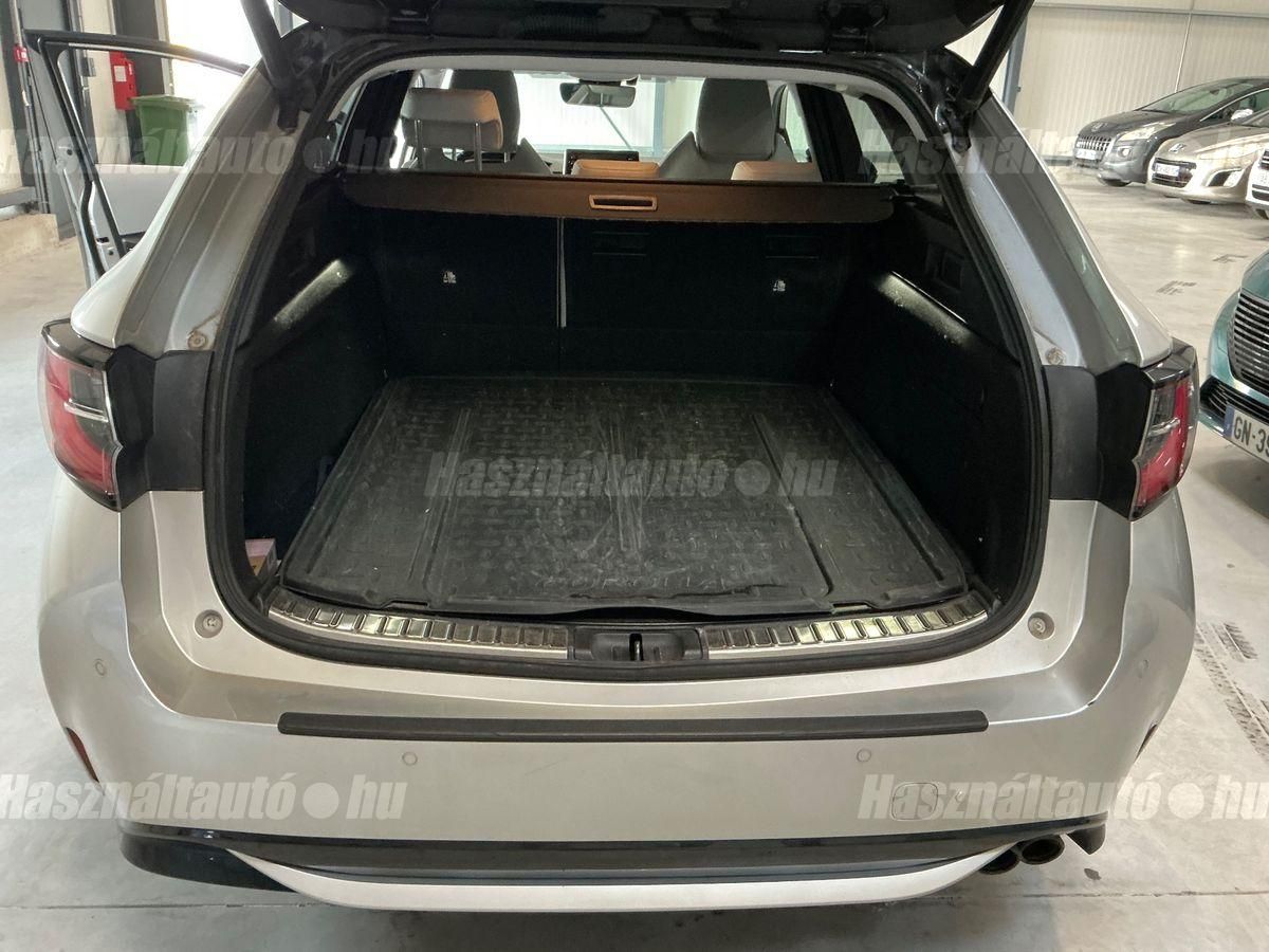 TOYOTA COROLLA Touring Sports 2.0 Hybrid Selection e-CVT